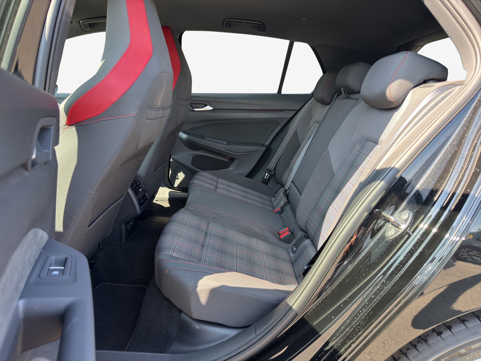 VW Golf 2.0 TSI GTI DSG-image-11