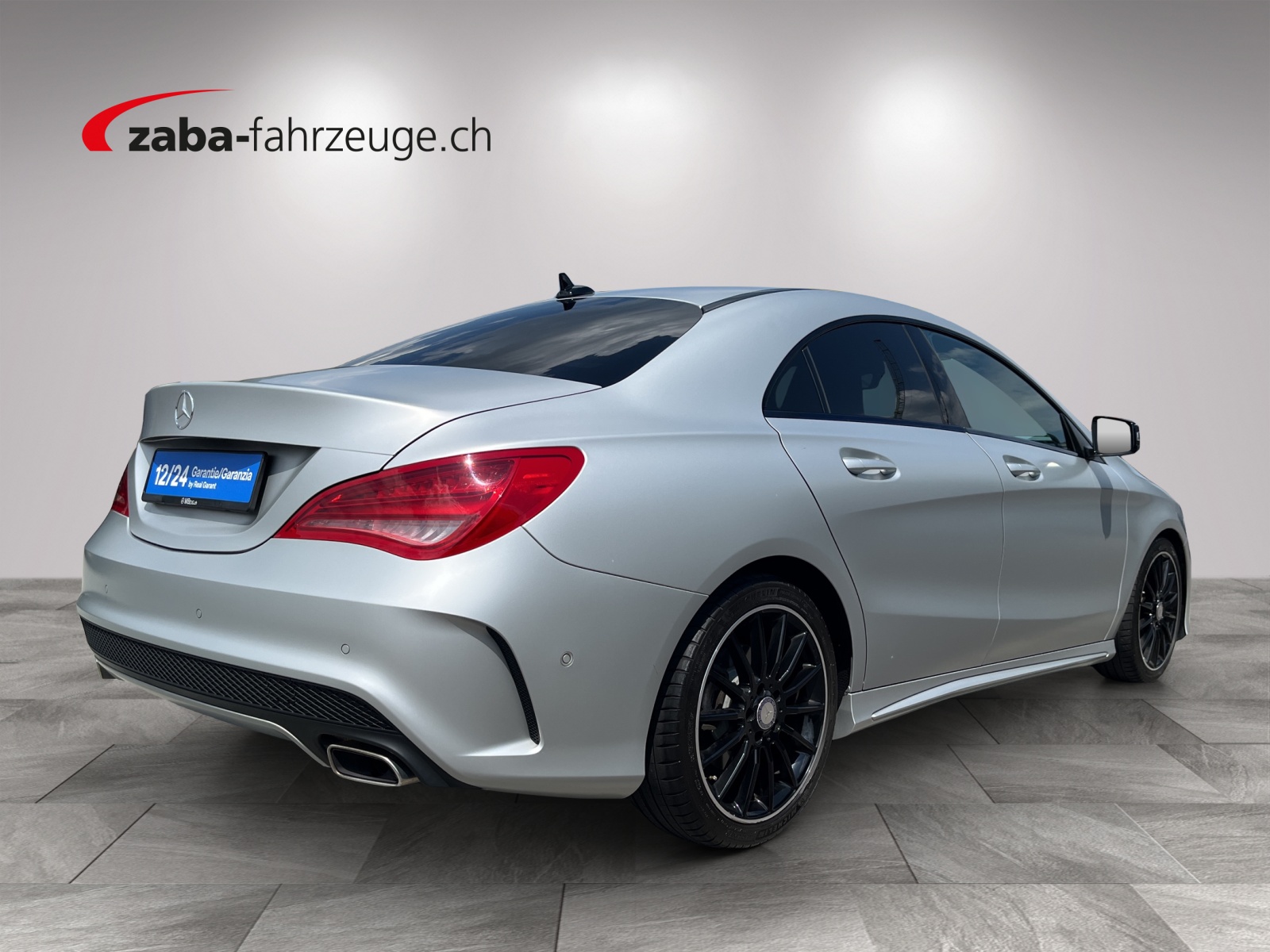 MERCEDES-BENZ CLA 200 AMG Line 7G-DCT-image-4