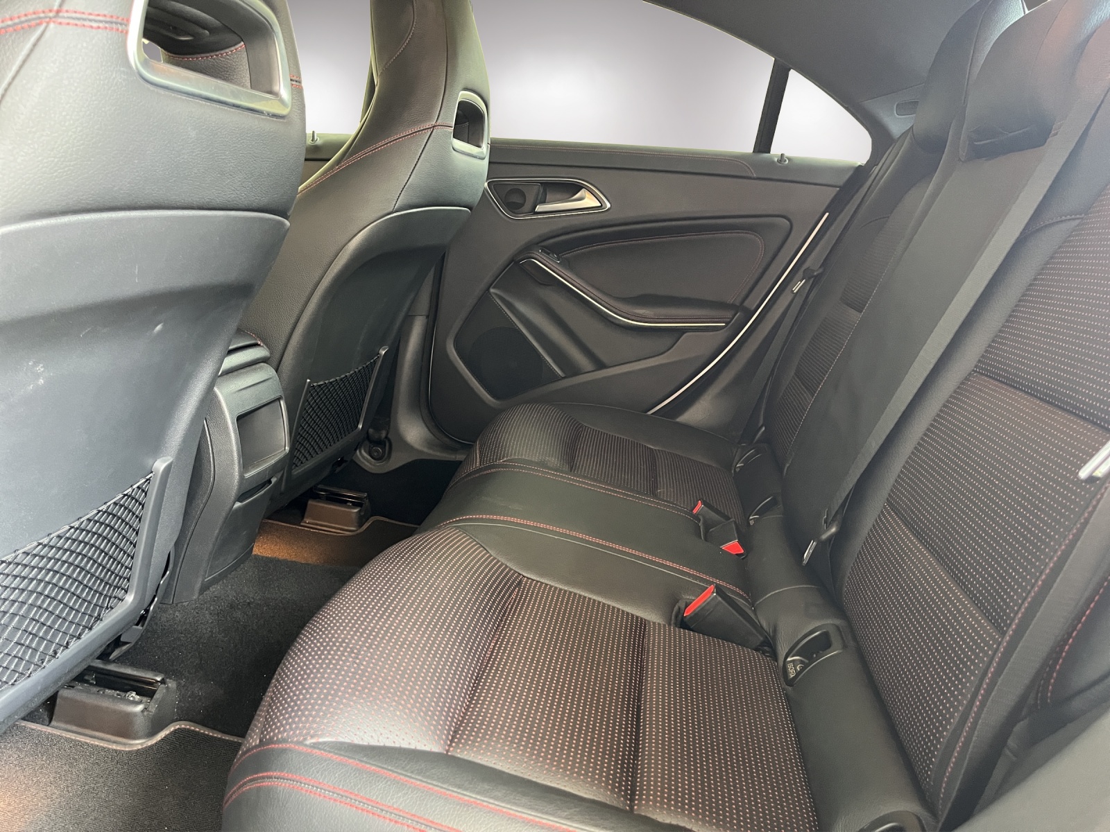 MERCEDES-BENZ CLA 200 AMG Line 7G-DCT-image-18