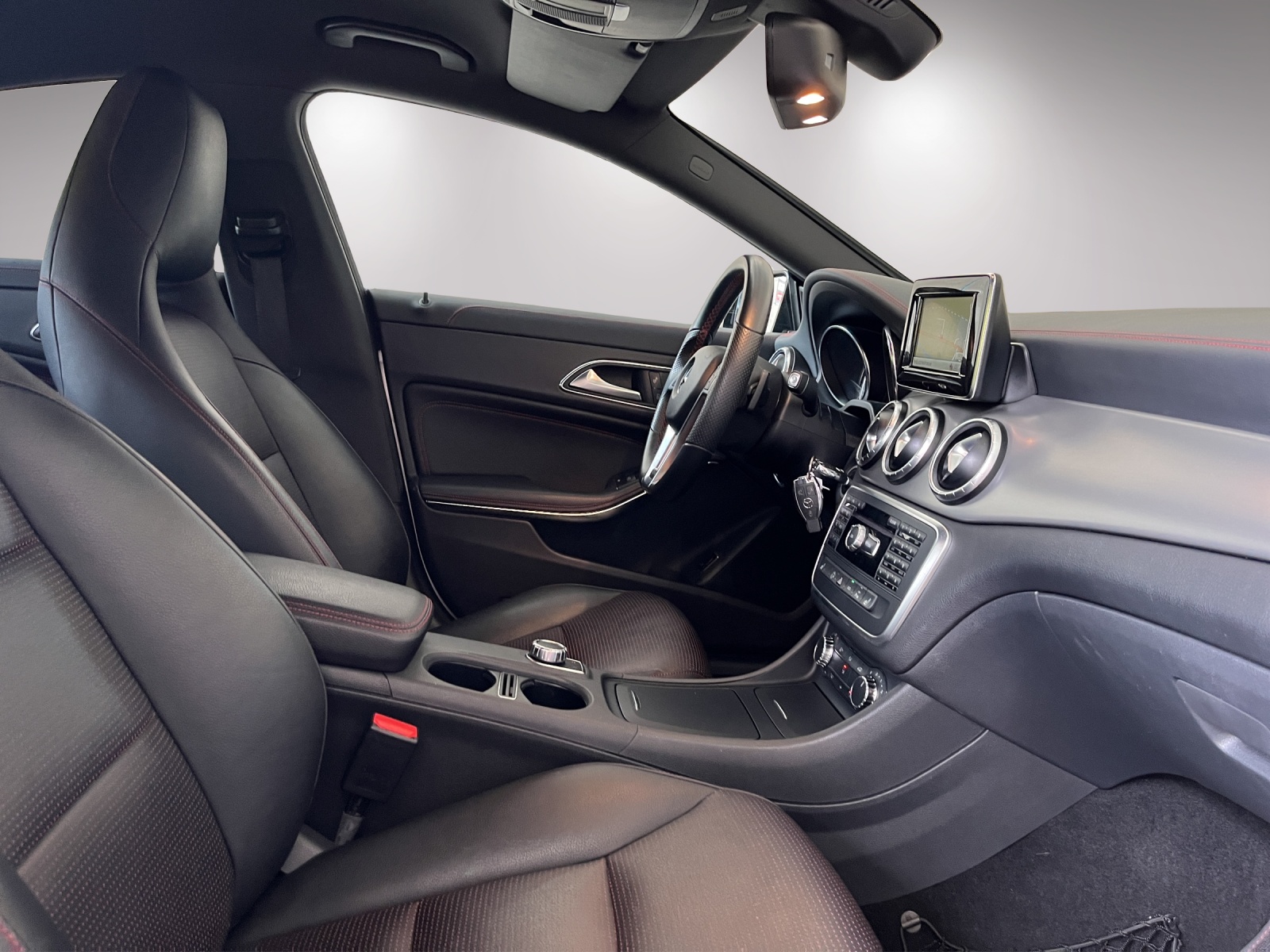 MERCEDES-BENZ CLA 200 AMG Line 7G-DCT-image-15