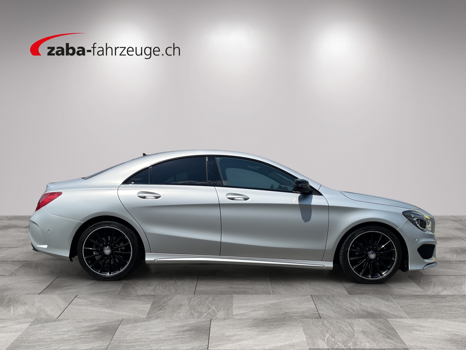 MERCEDES-BENZ CLA 200 AMG Line 7G-DCT-image-5