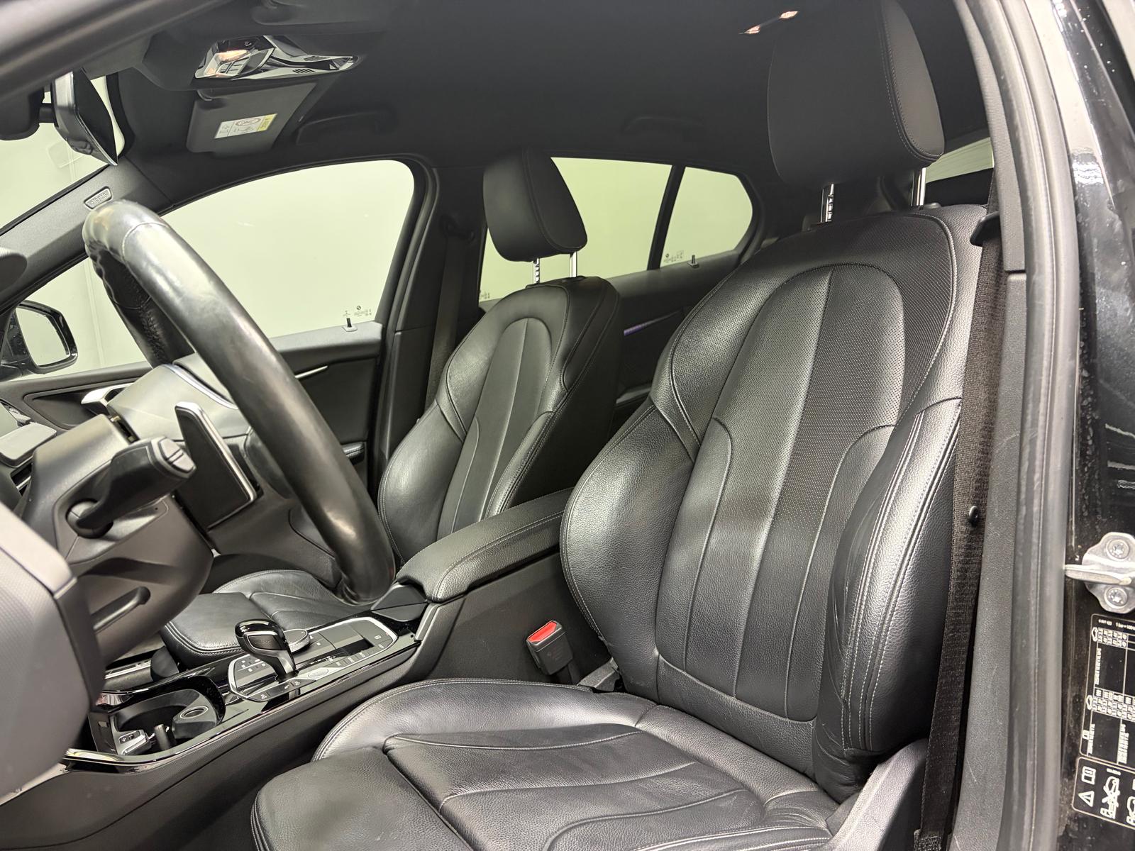 BMW M135i xDrive Steptronic-image-8
