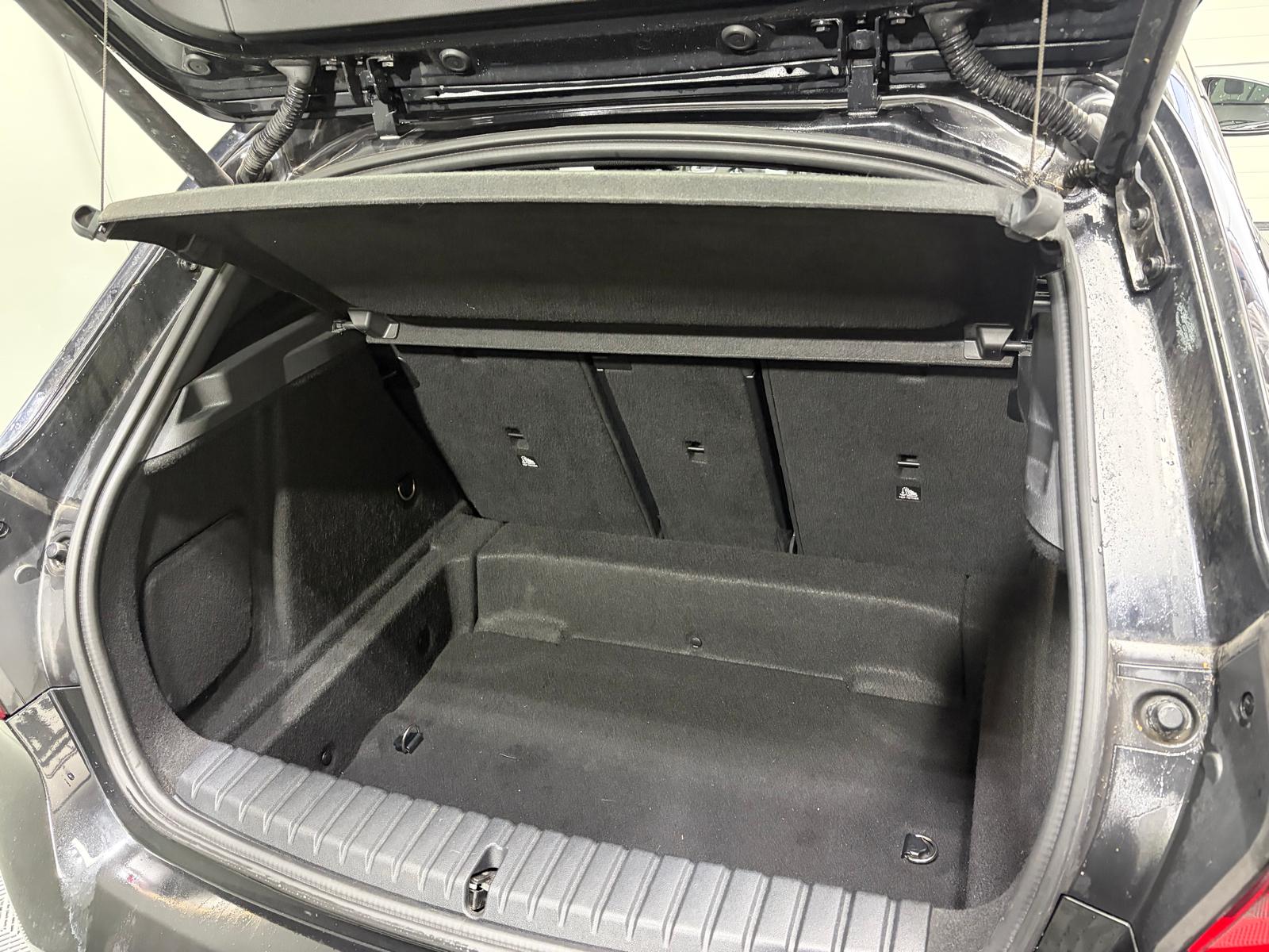 BMW M135i xDrive Steptronic-image-28
