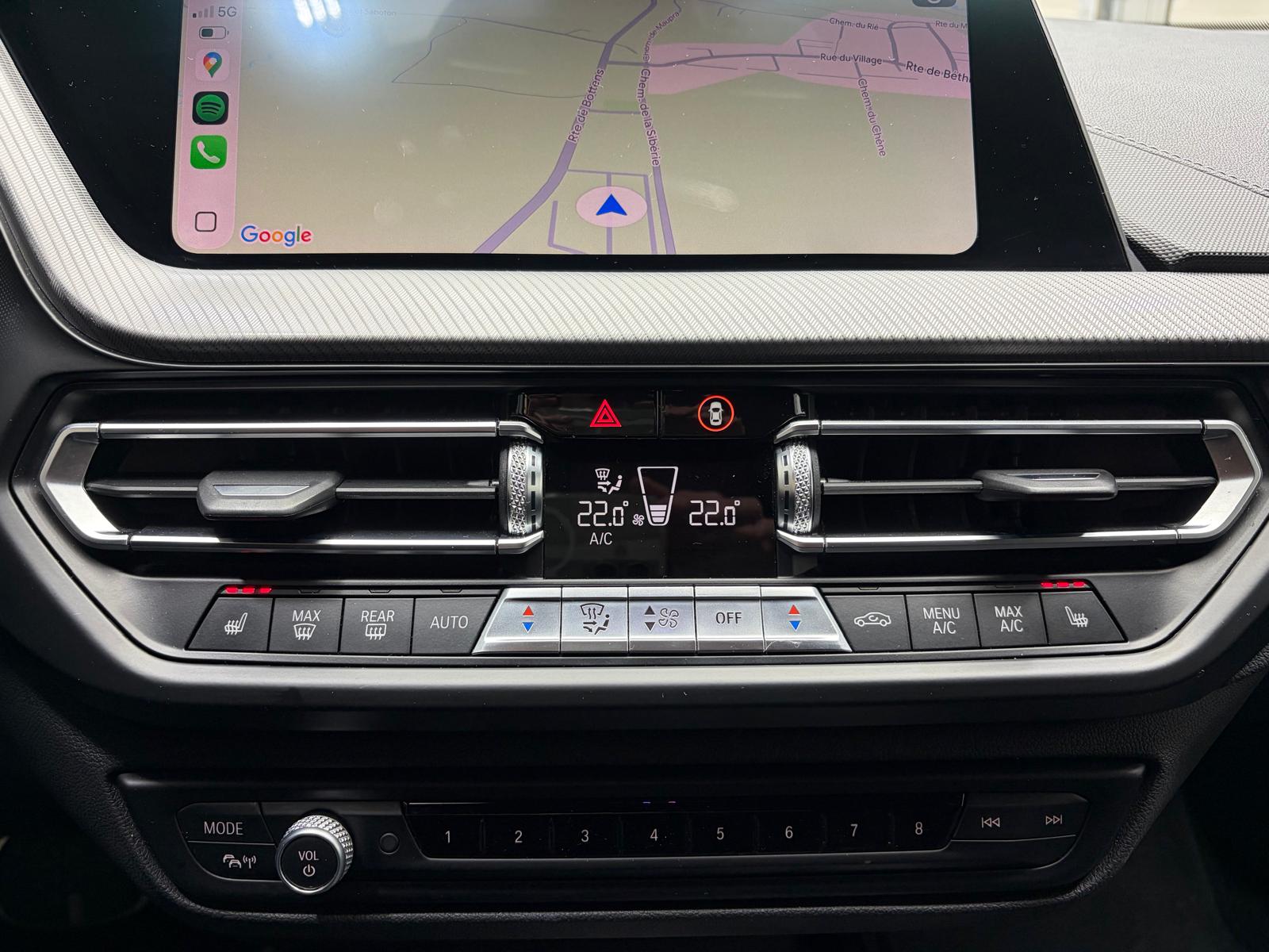 BMW M135i xDrive Steptronic-image-23