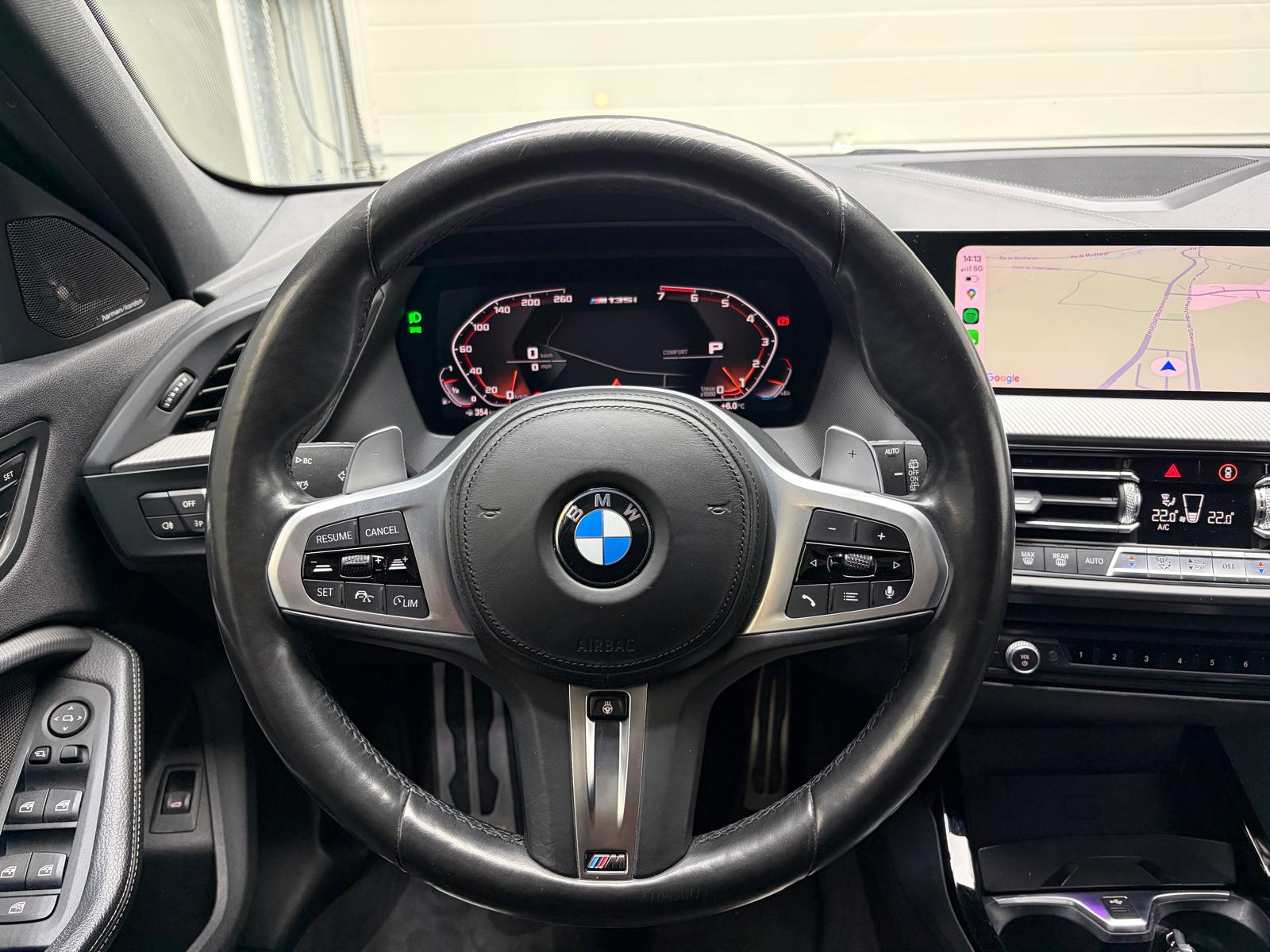 BMW M135i xDrive Steptronic-image-16