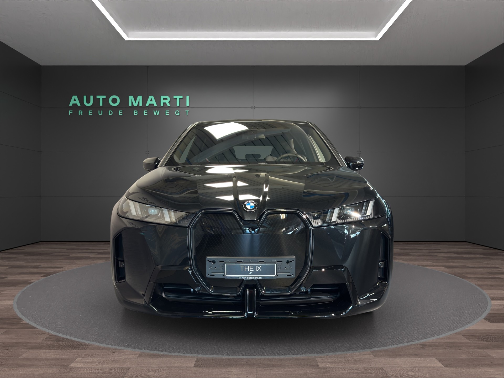 BMW iX xDrive60-image-4