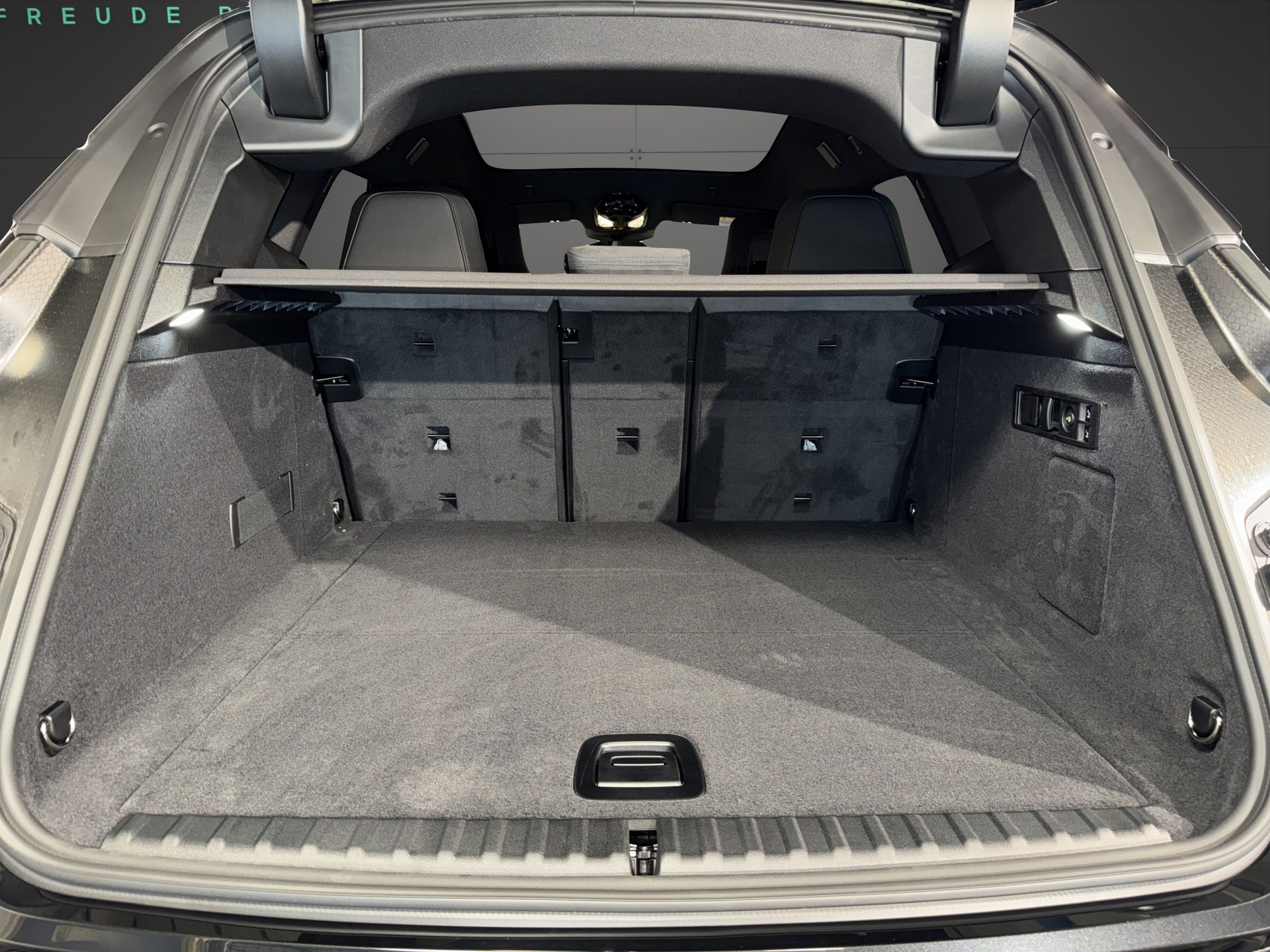 BMW iX xDrive60-image-20
