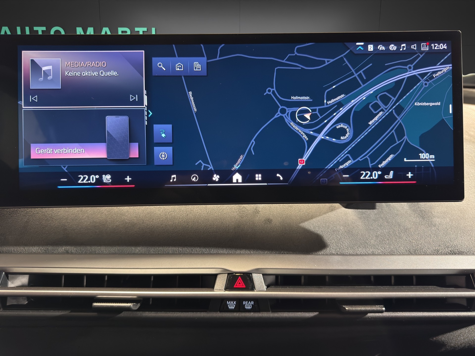 BMW iX xDrive60-image-17