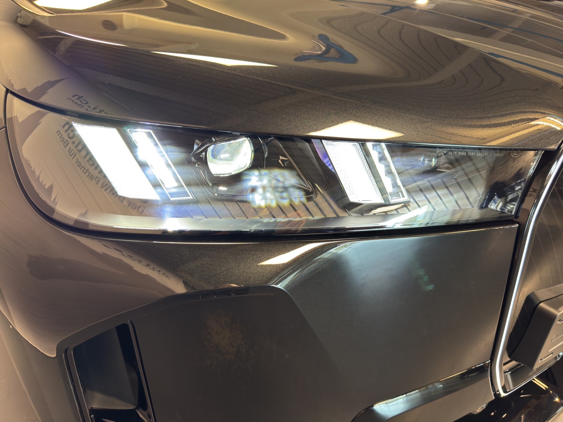 BMW iX xDrive60-image-6