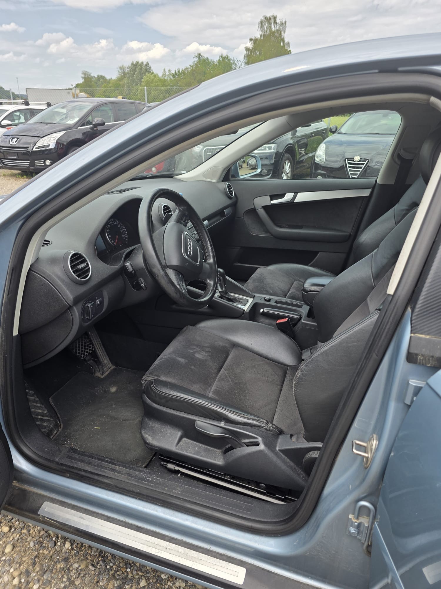 AUDI A3 2.0 TFSI Automatik-image-5