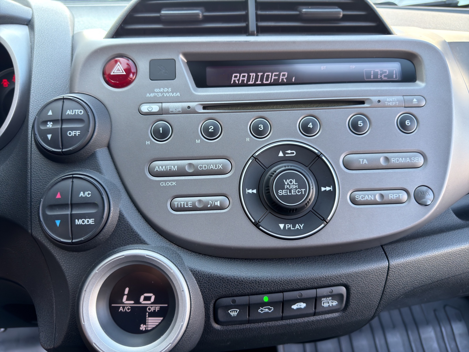 HONDA Jazz 1.4i Comfort-image-14