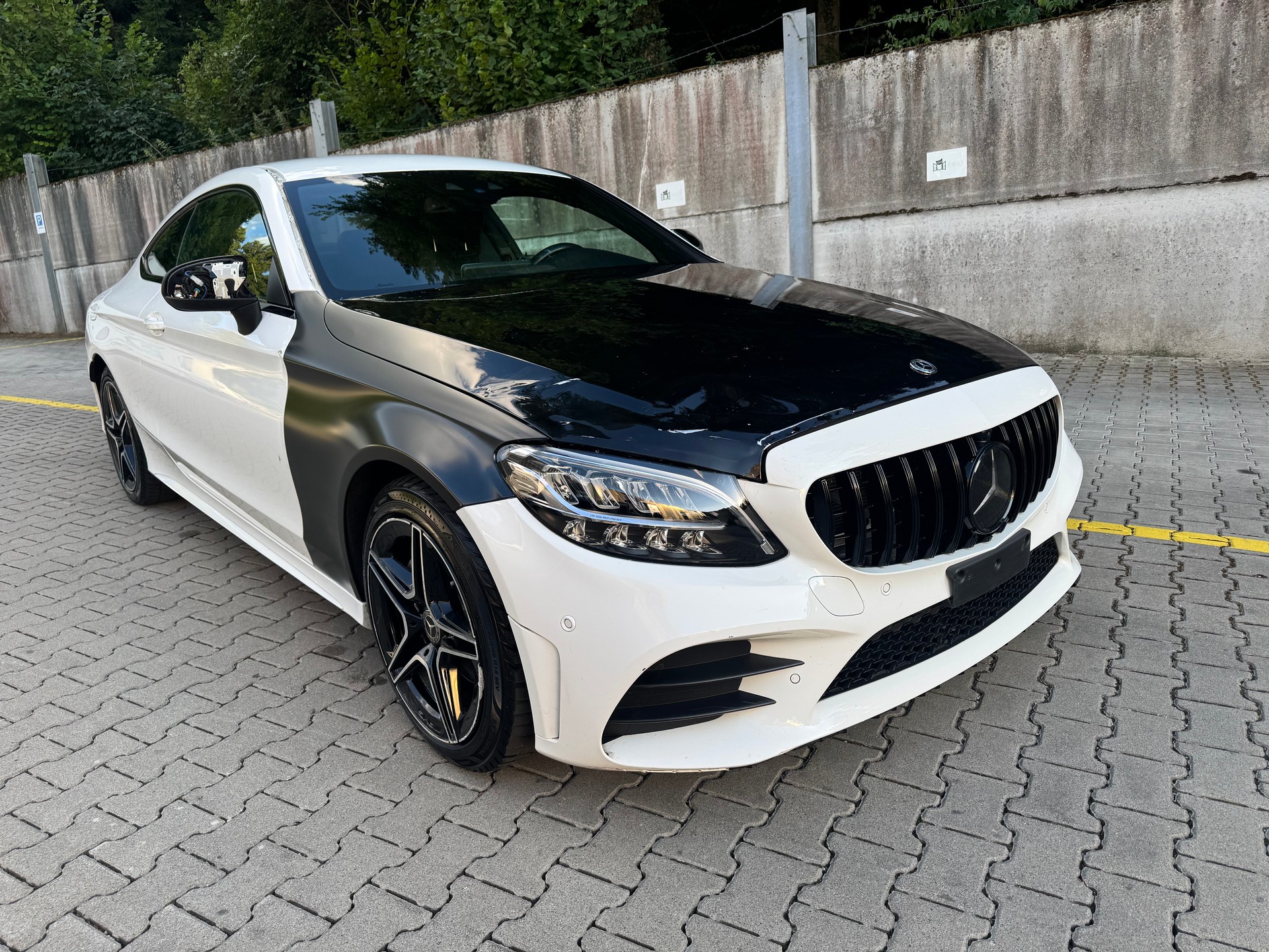 MERCEDES-BENZ C 200 Coupé 4Matic AMG Line 9G-Tronic-image-6