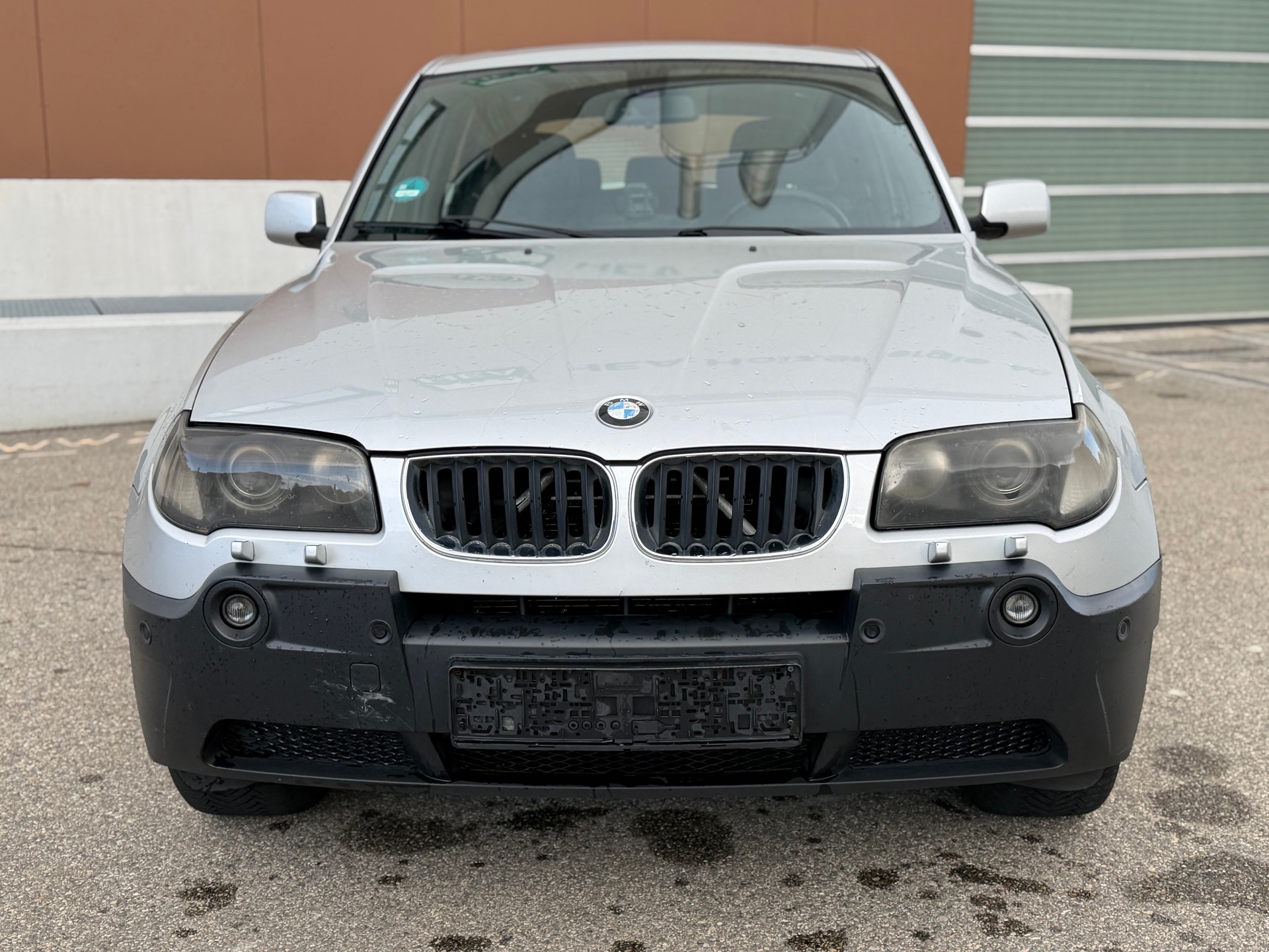 BMW X3 2.0d-showroom-element-1