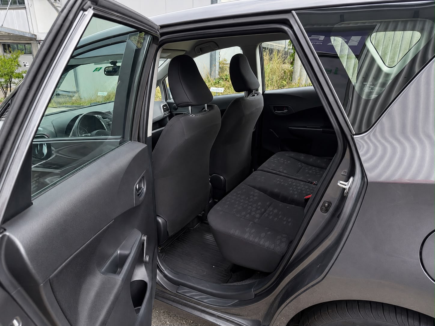 SUBARU Trezia 1.4D Swiss-image-13