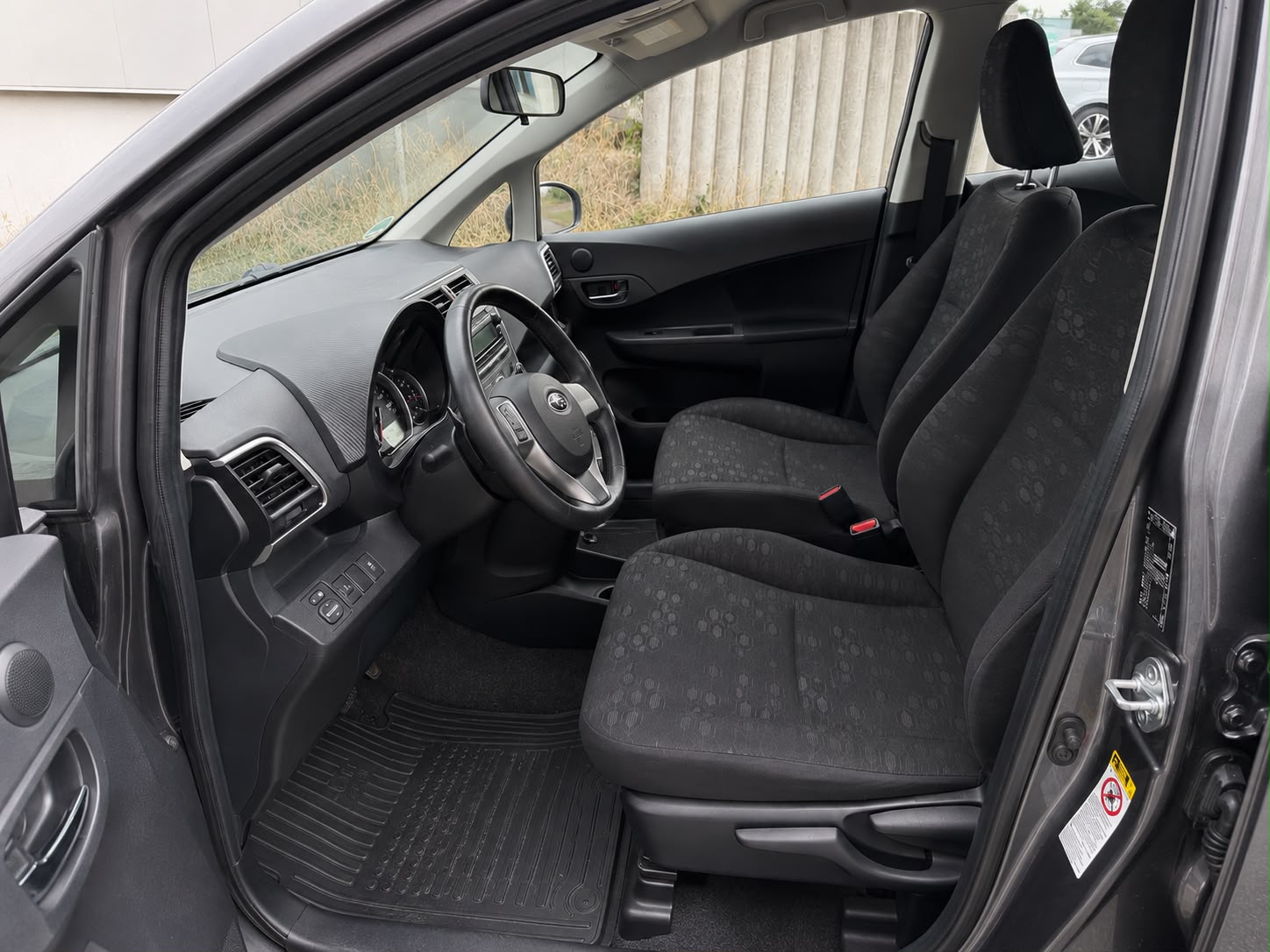SUBARU Trezia 1.4D Swiss-image-11