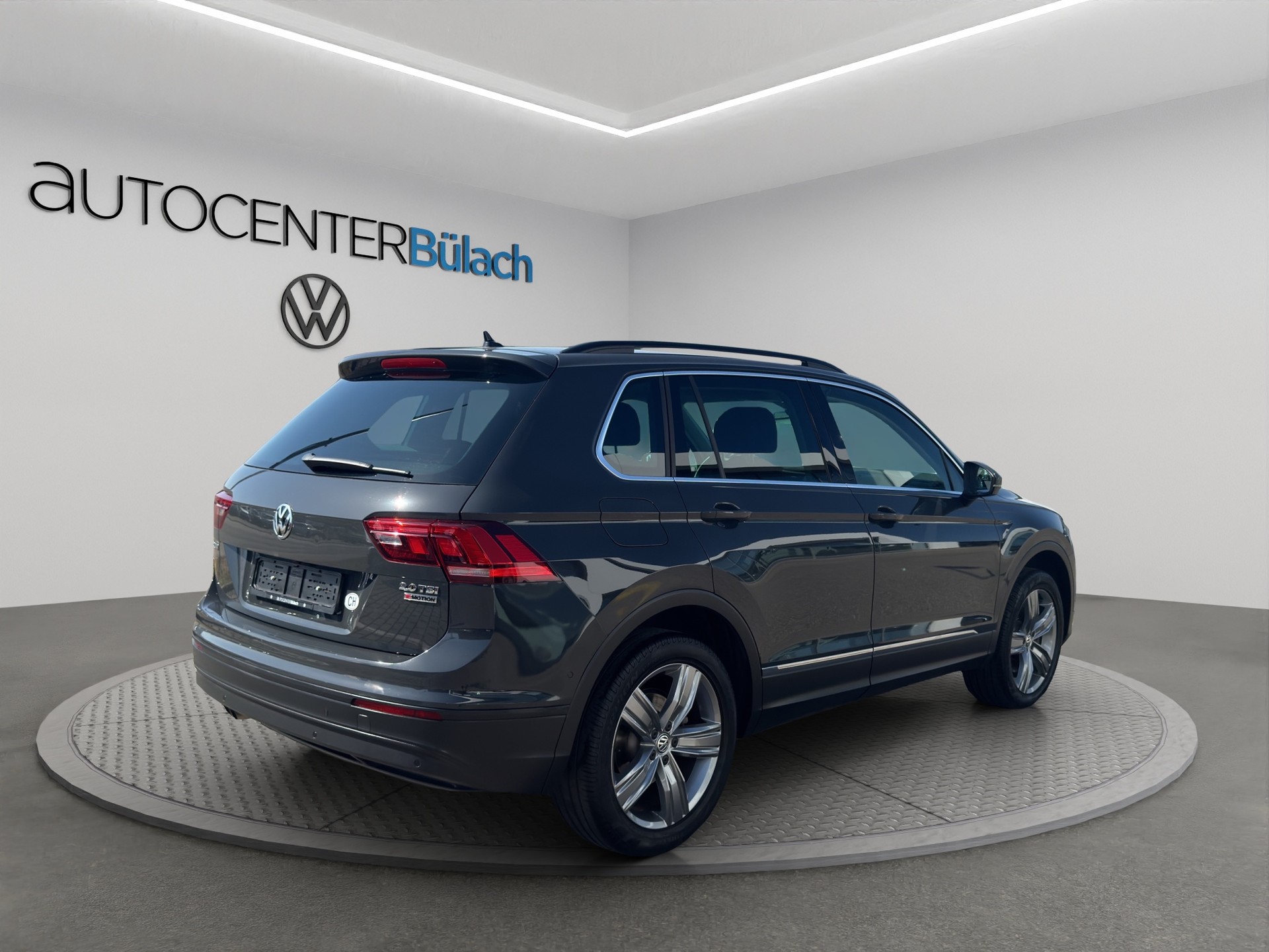VW Tiguan 2.0TSI Comfortline 4Motion DSG-image-4