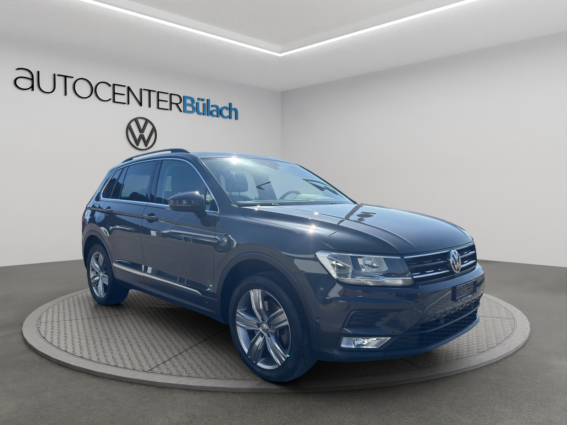 VW Tiguan 2.0TSI Comfortline 4Motion DSG-image-2