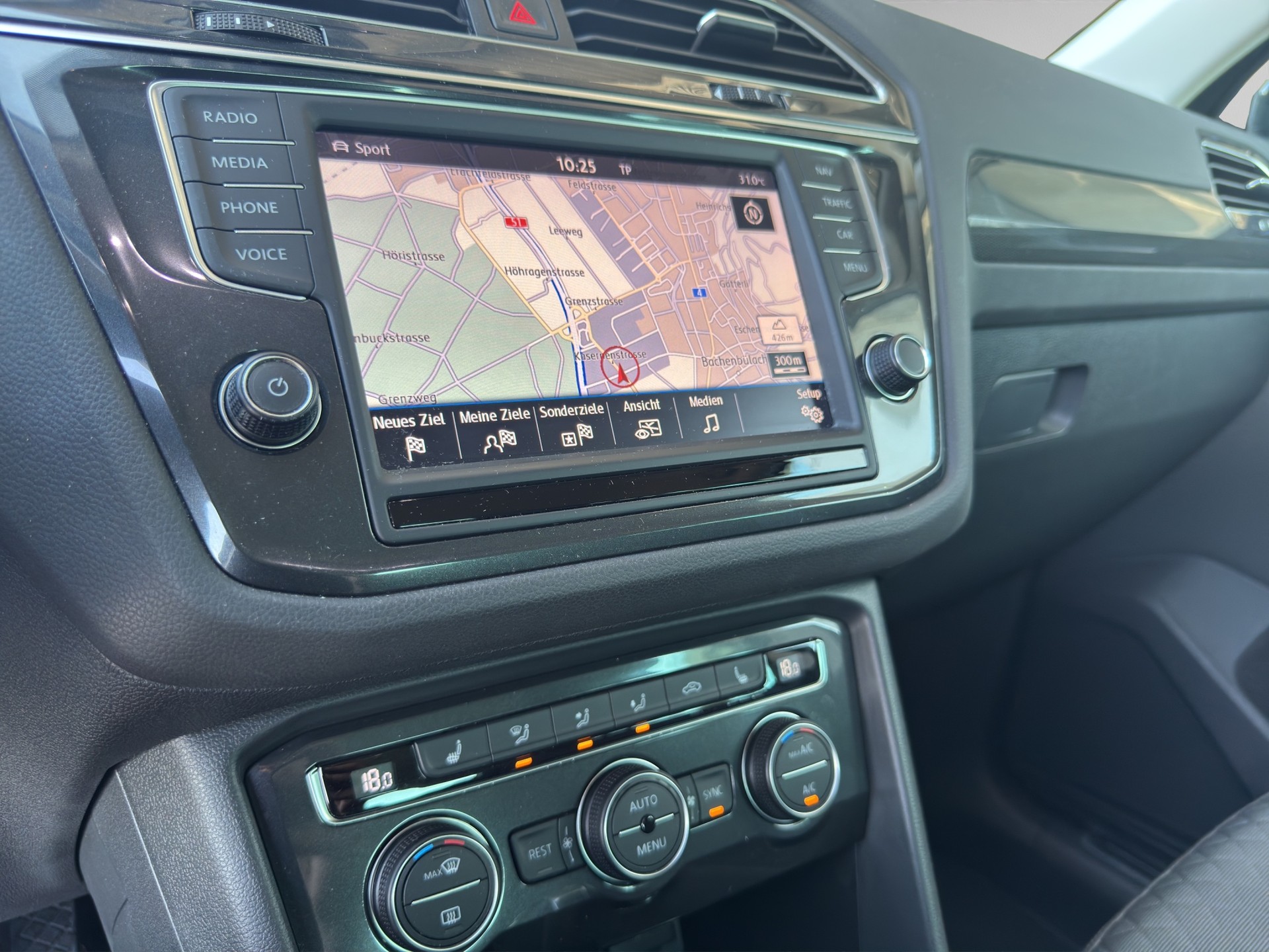 VW Tiguan 2.0TSI Comfortline 4Motion DSG-image-12