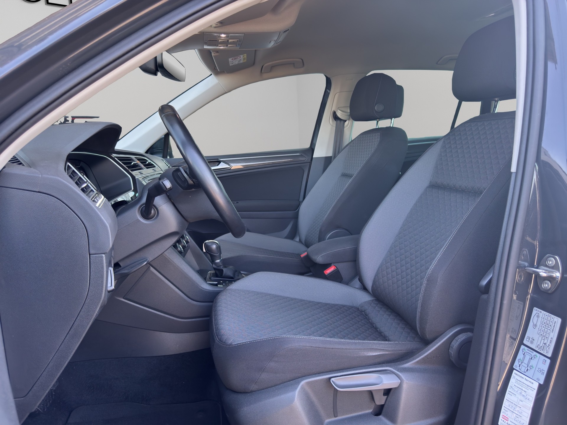 VW Tiguan 2.0TSI Comfortline 4Motion DSG-image-8