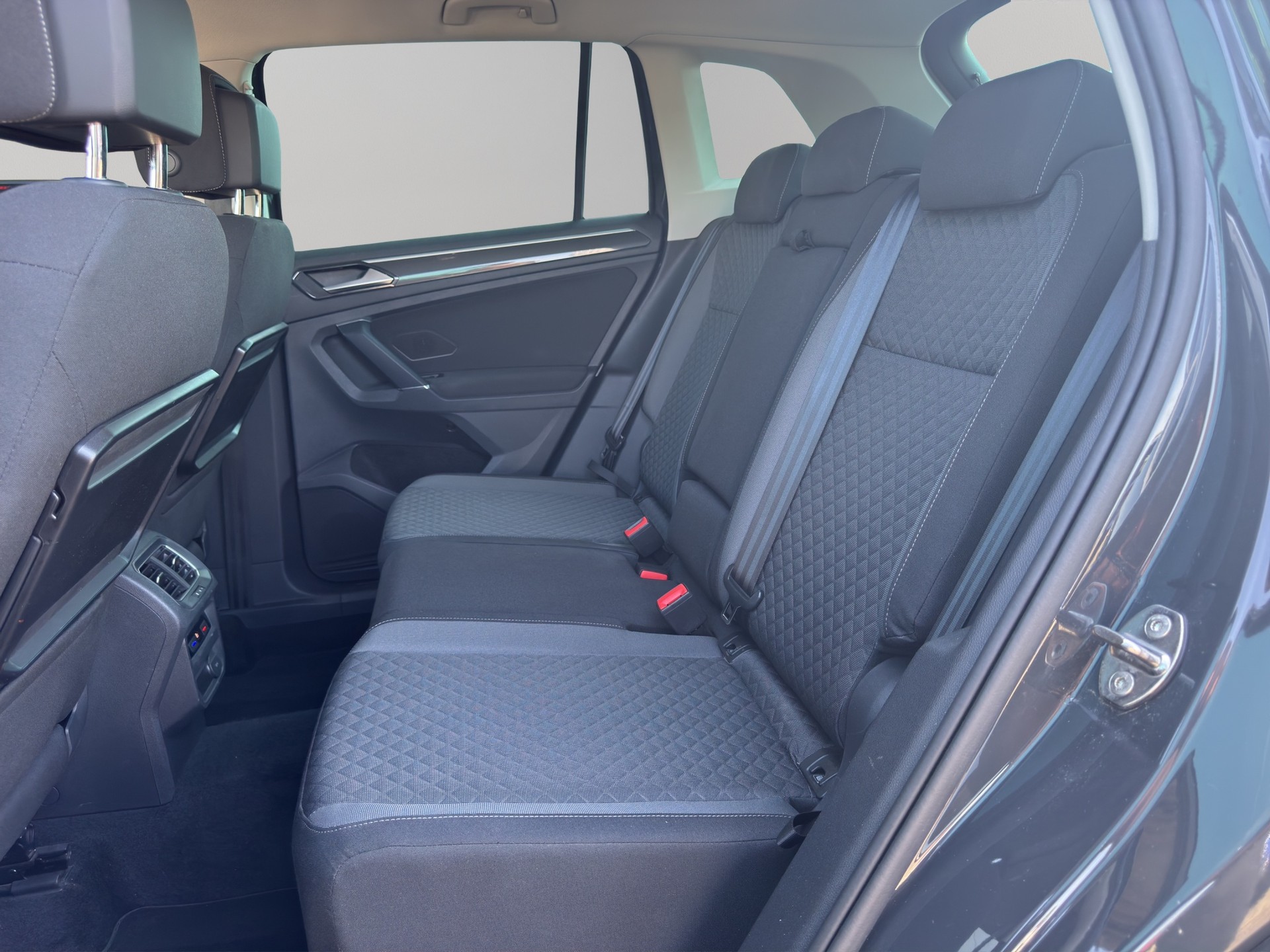 VW Tiguan 2.0TSI Comfortline 4Motion DSG-image-10