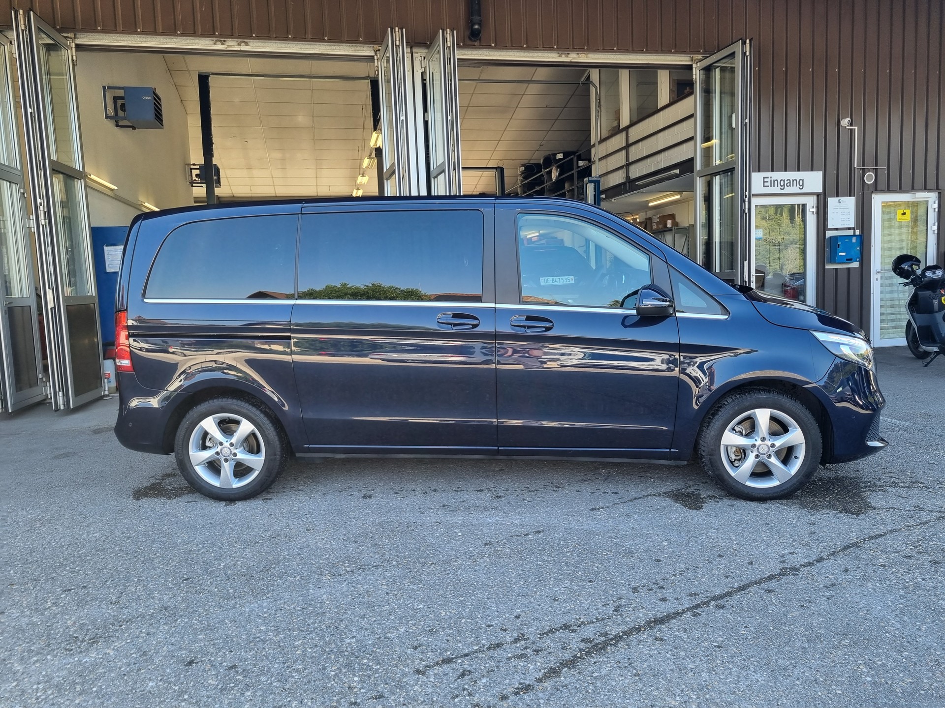 MERCEDES-BENZ V 250 d kompakt Avantgarde 4Matic 9G-Tronic-image-2