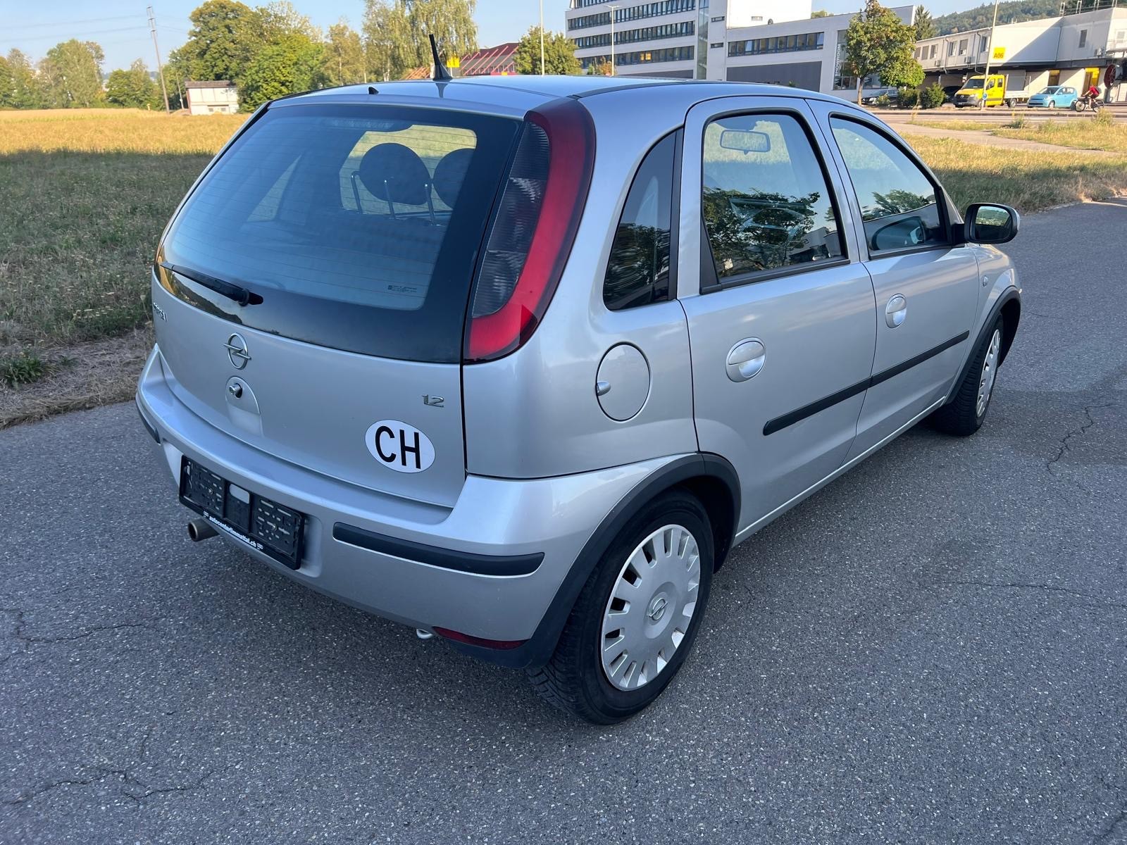 OPEL Corsa 1.2 16V Essentia Frisch ab MFK 14.08.2026-image-1