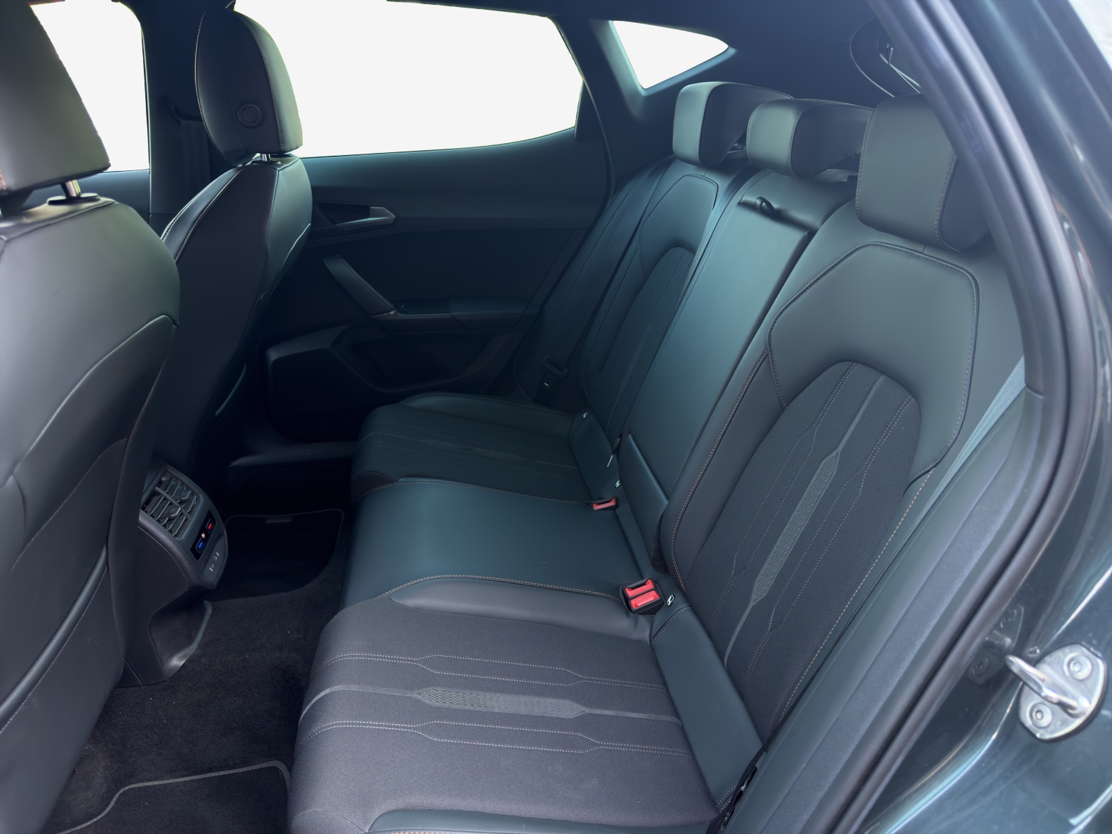 CUPRA Formentor 1.5 TSI DSG-image-11