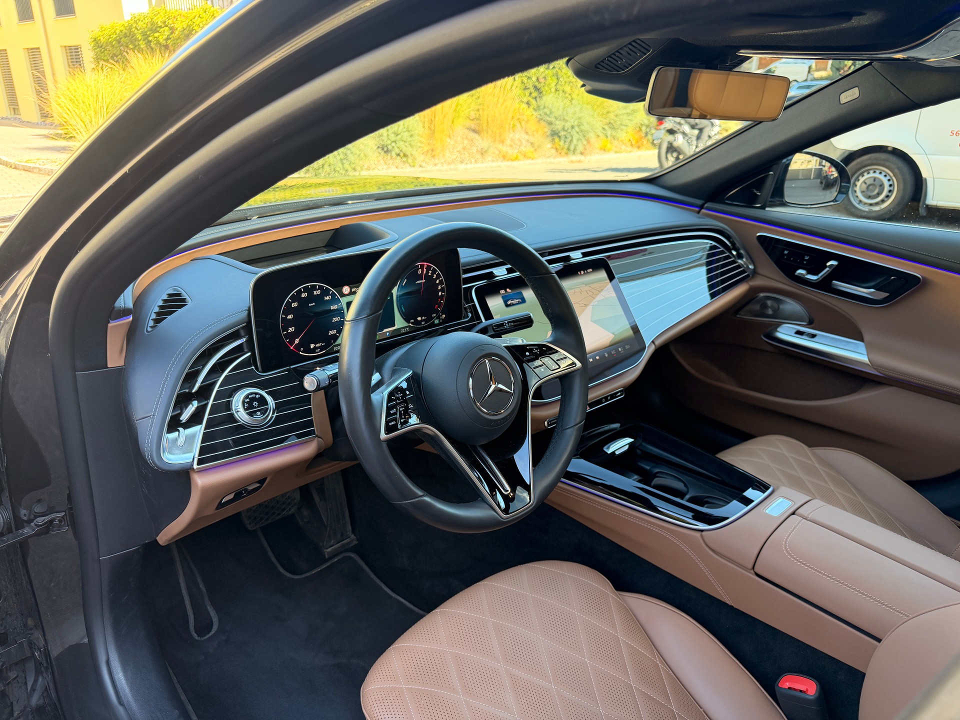 MERCEDES-BENZ E 400 e 4Matic 9G-Tronic Exclusive-image-7