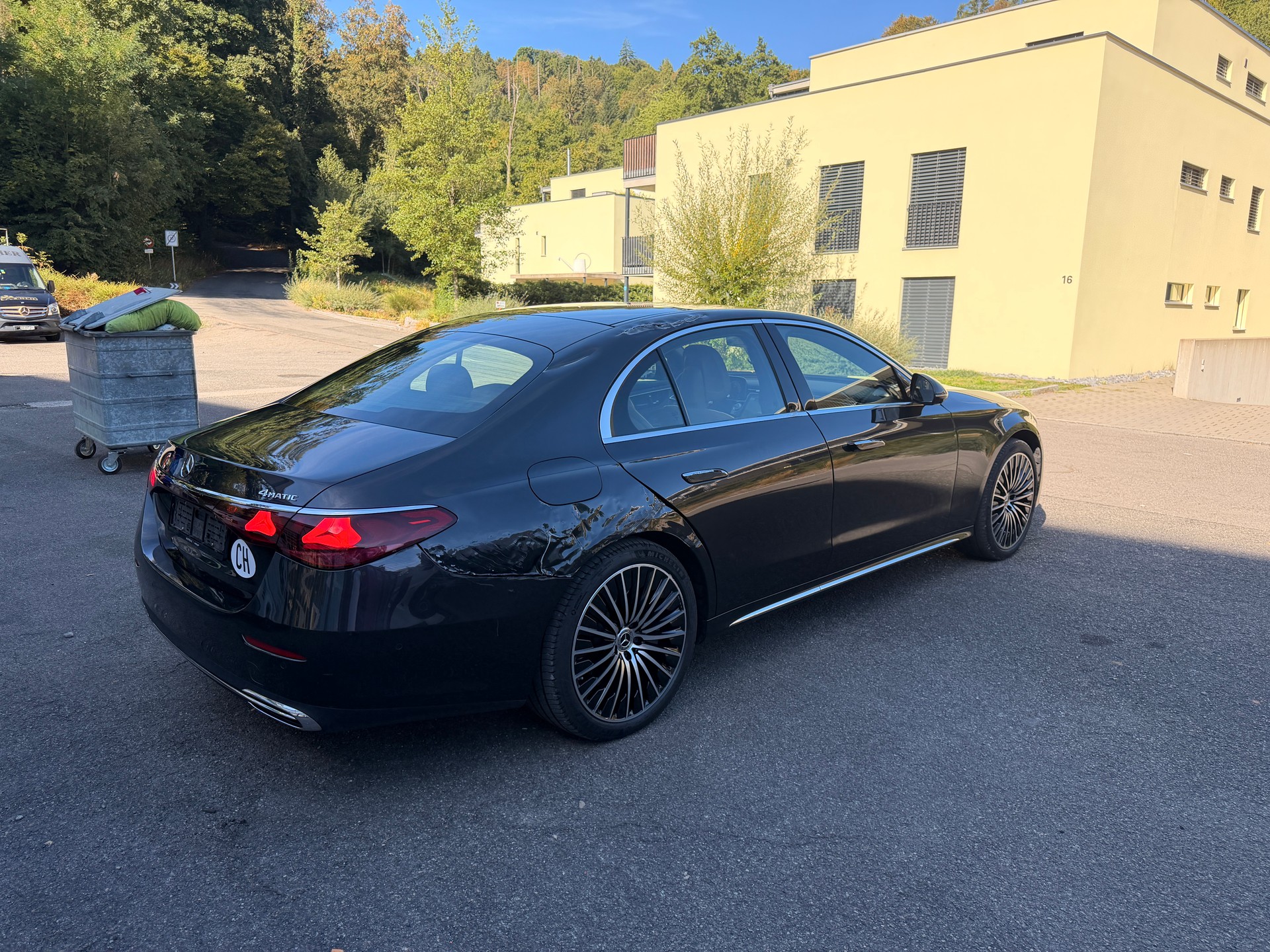 MERCEDES-BENZ E 400 e 4Matic 9G-Tronic Exclusive-showroom-element-3