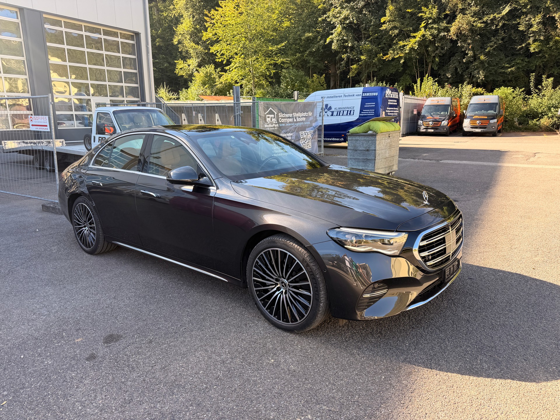 MERCEDES-BENZ E 400 e 4Matic 9G-Tronic Exclusive-showroom-element-1