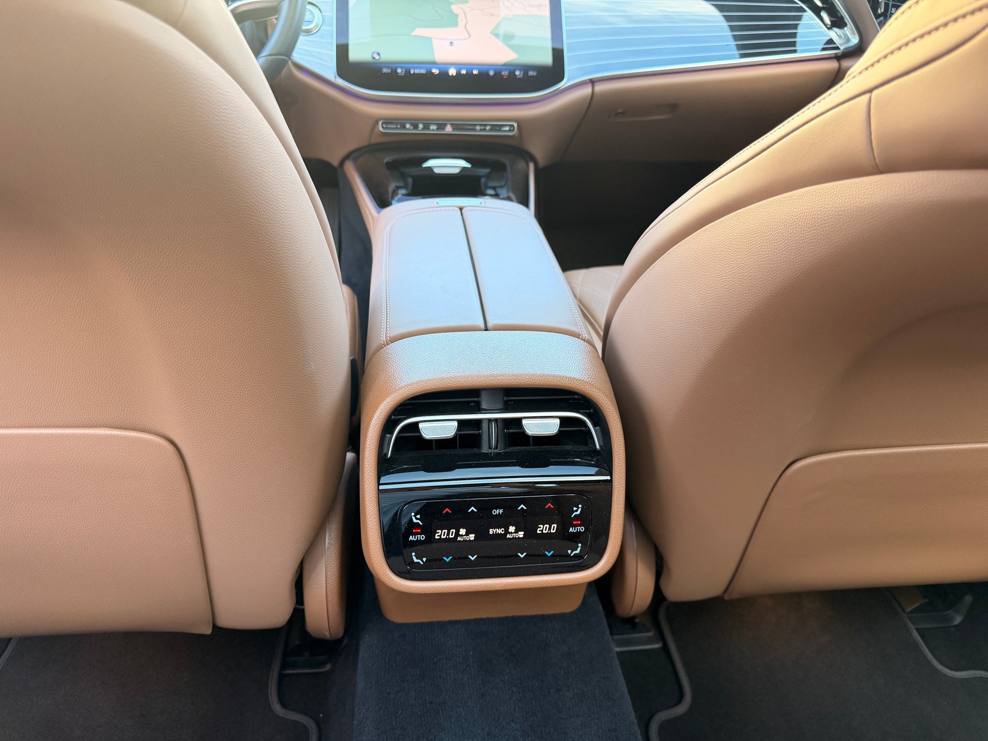 MERCEDES-BENZ E 400 e 4Matic 9G-Tronic Exclusive-image-10
