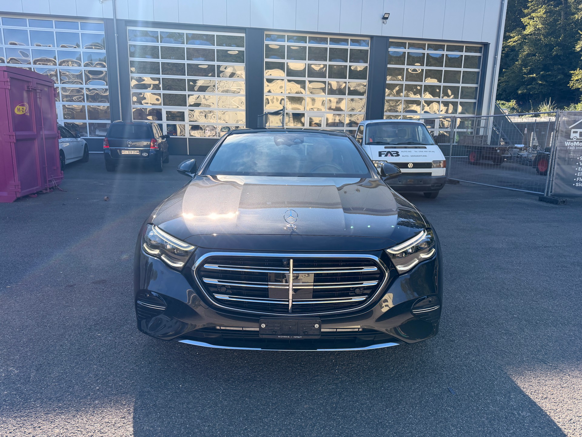 MERCEDES-BENZ E 400 e 4Matic 9G-Tronic Exclusive-showroom-element-2