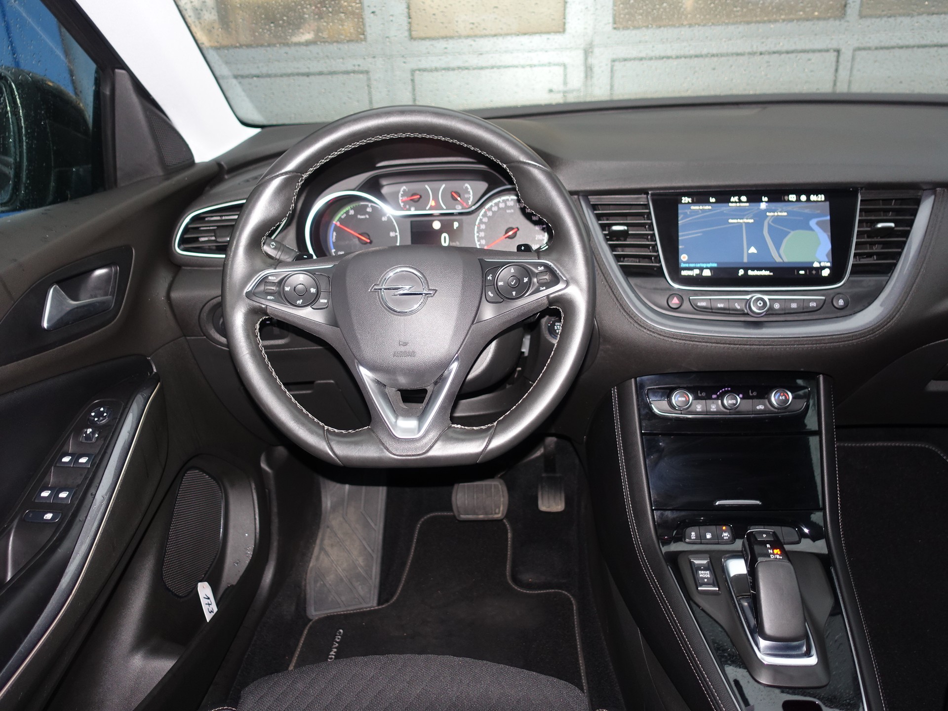 OPEL Grandland X 1.6 Hybrid4 Ultimate Automatik-image-12