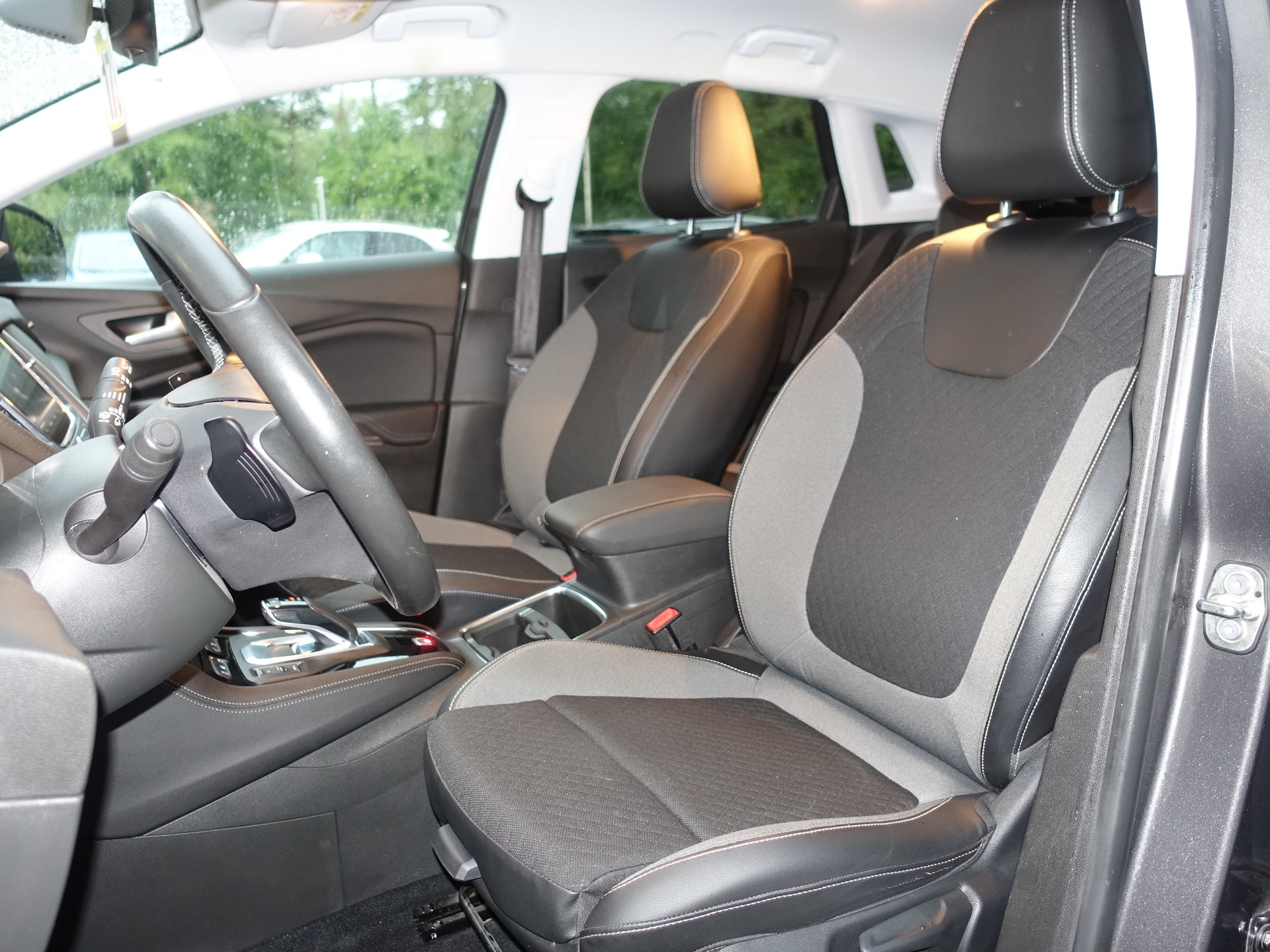 OPEL Grandland X 1.6 Hybrid4 Ultimate Automatik-image-10