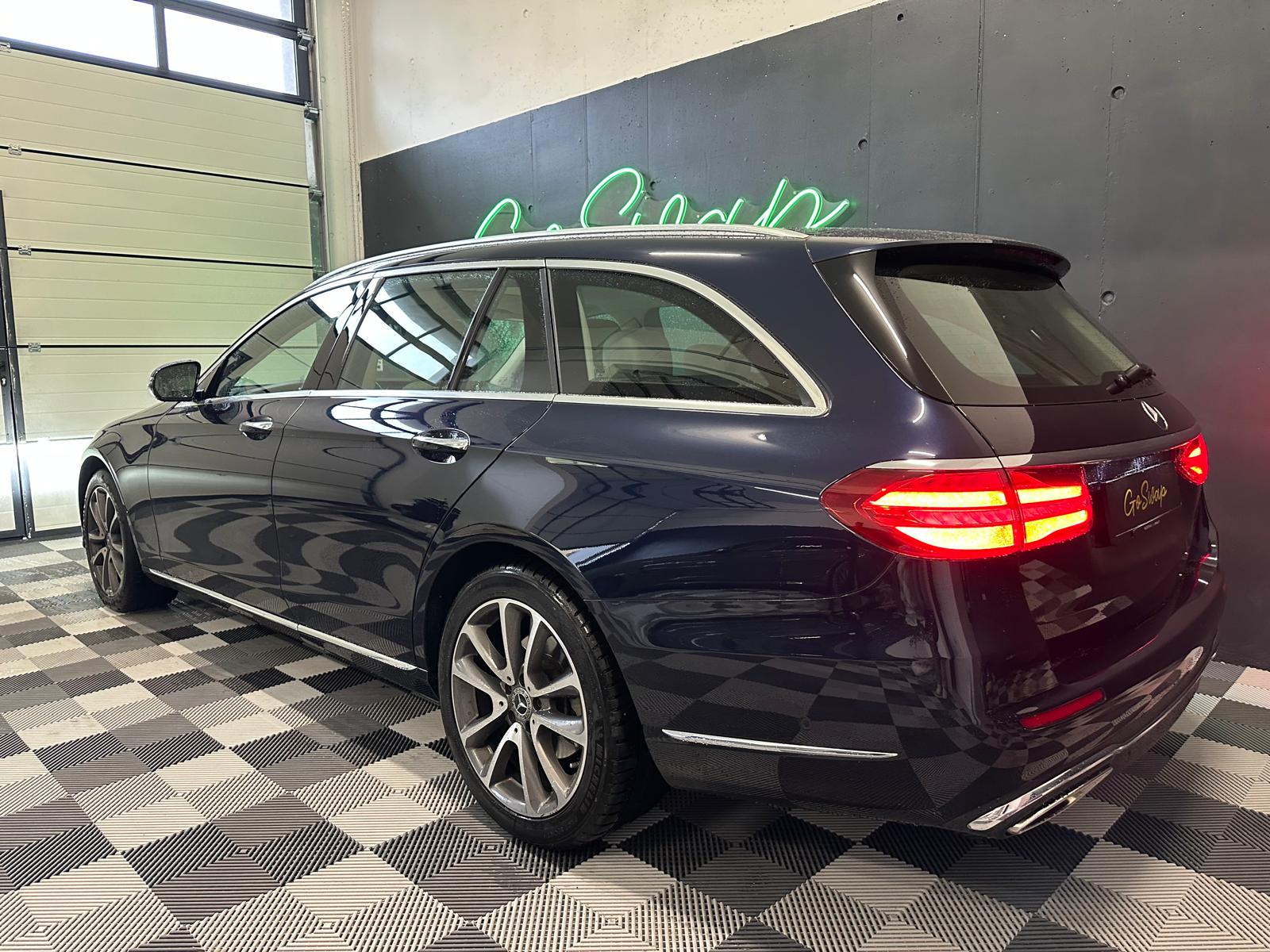 MERCEDES-BENZ E 200 Avantgarde 4 Matic 9G-Tronic *Toit ouvrant*Attelage*Carplay-image-3