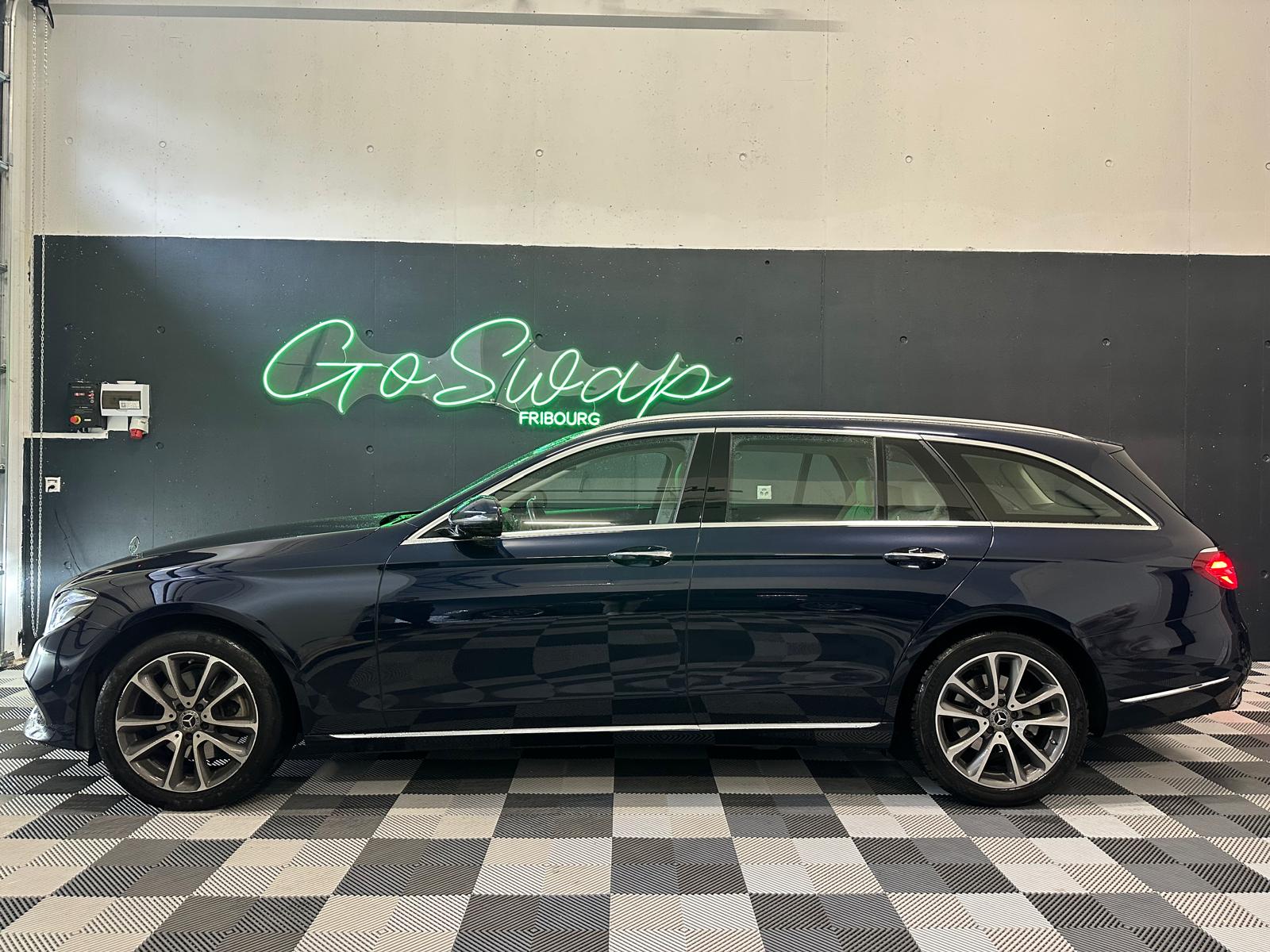 MERCEDES-BENZ E 200 Avantgarde 4 Matic 9G-Tronic *Toit ouvrant*Attelage*Carplay-image-2