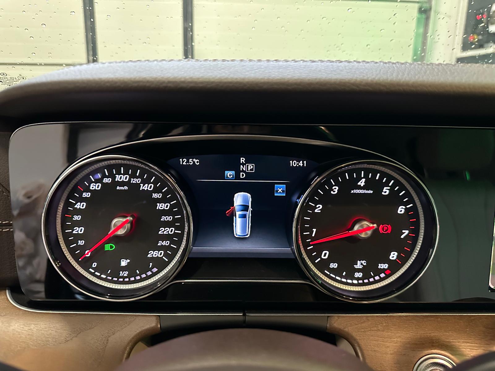 MERCEDES-BENZ E 200 Avantgarde 4 Matic 9G-Tronic *Toit ouvrant*Attelage*Carplay-image-20