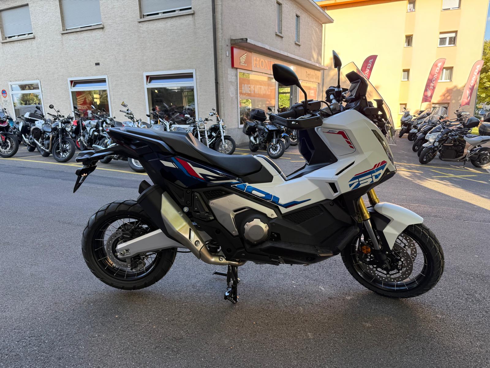 HONDA X-ADV 750 (35kW)-showroom-element-3
