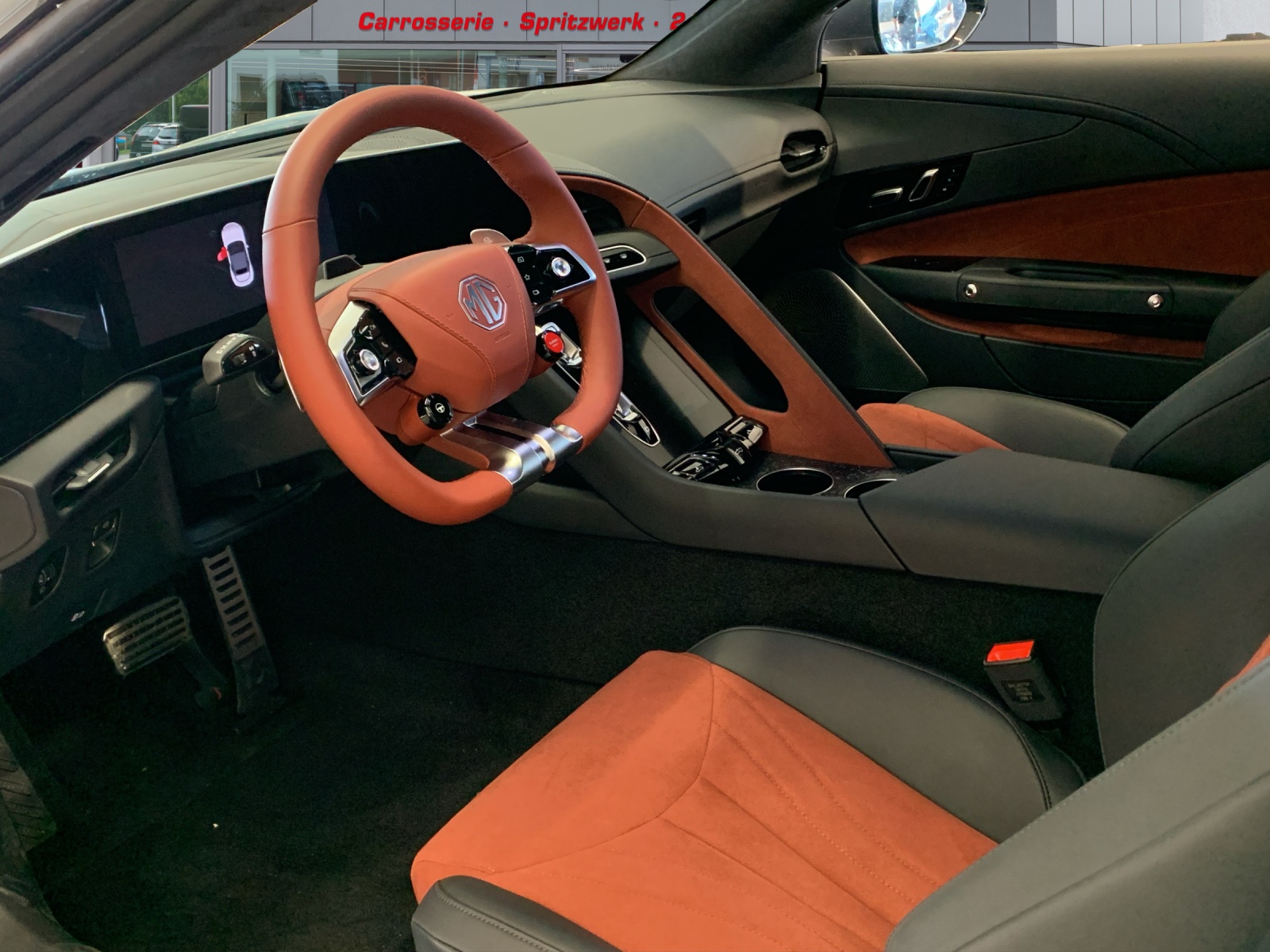 MG Cyberster 77 kWh Stoffdach Rot 4WD-image-7