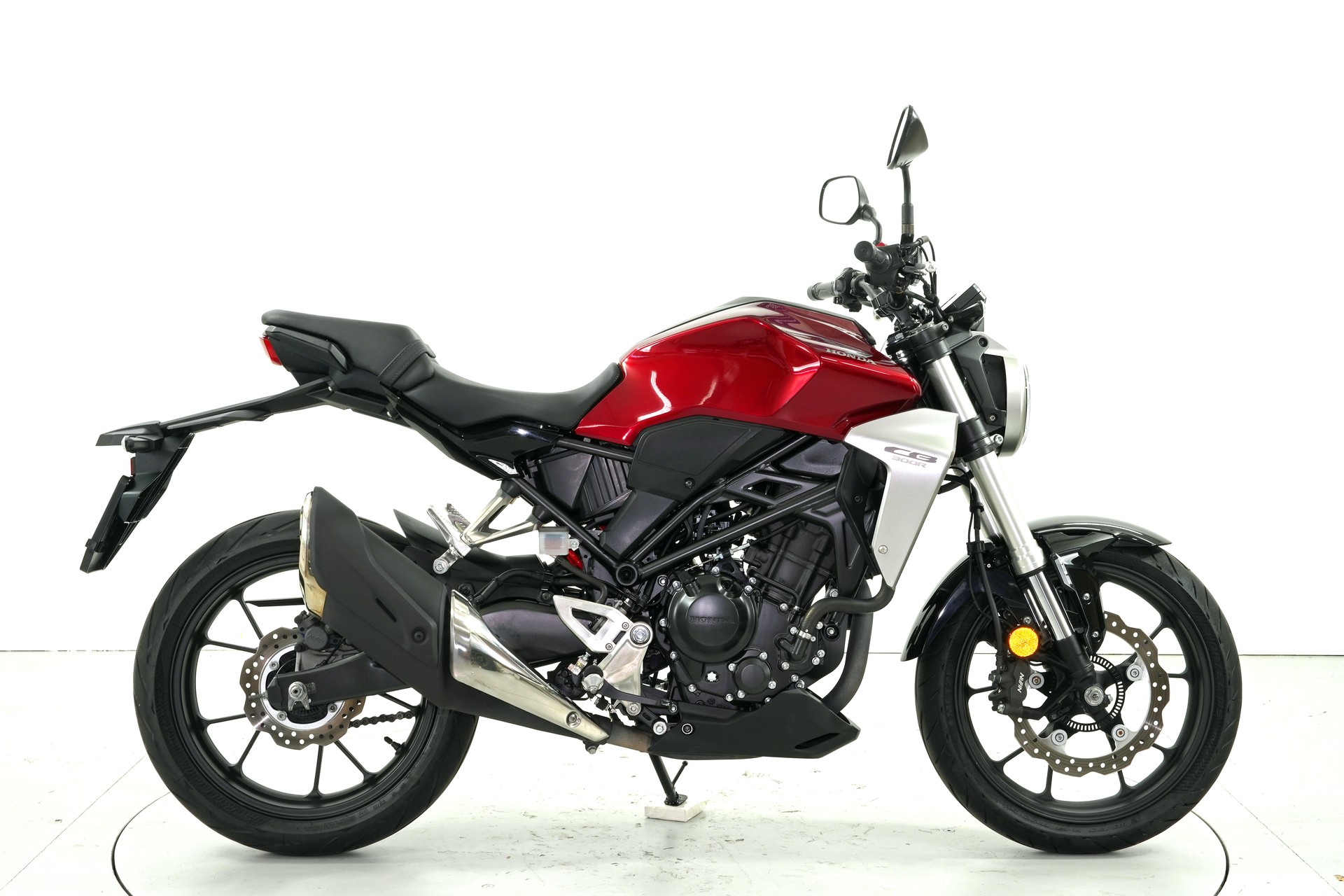 HONDA CBF300NA-showroom-element-3