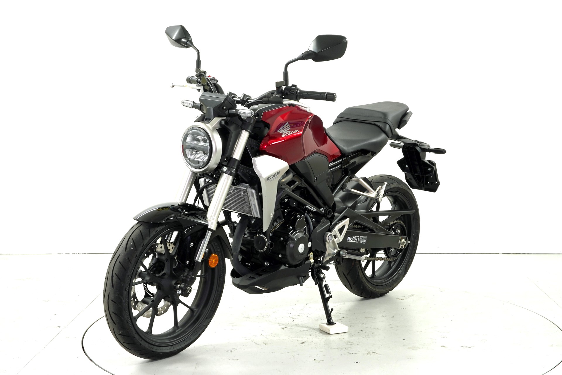 HONDA CBF300NA-showroom-element-2