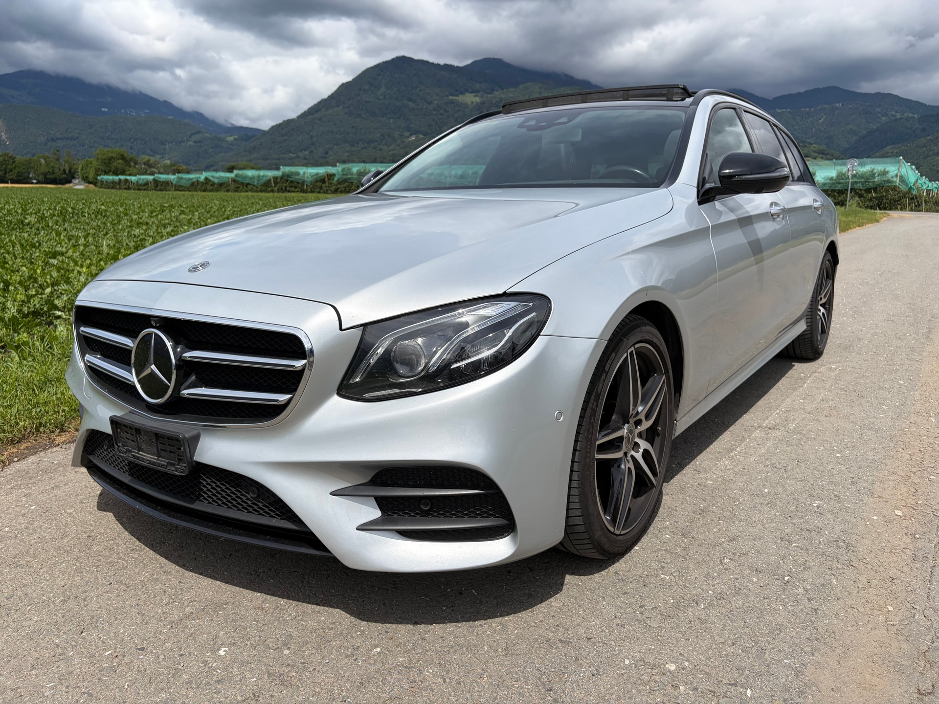 MERCEDES-BENZ E 400 AMG Line 4matic-image-1