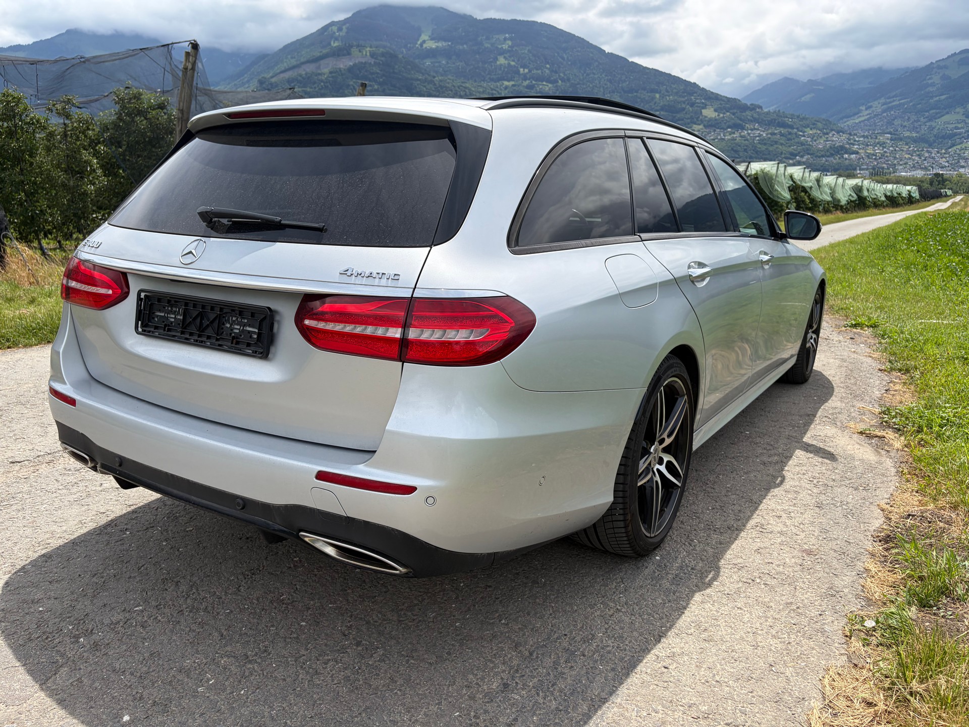 MERCEDES-BENZ E 400 AMG Line 4matic-image-3