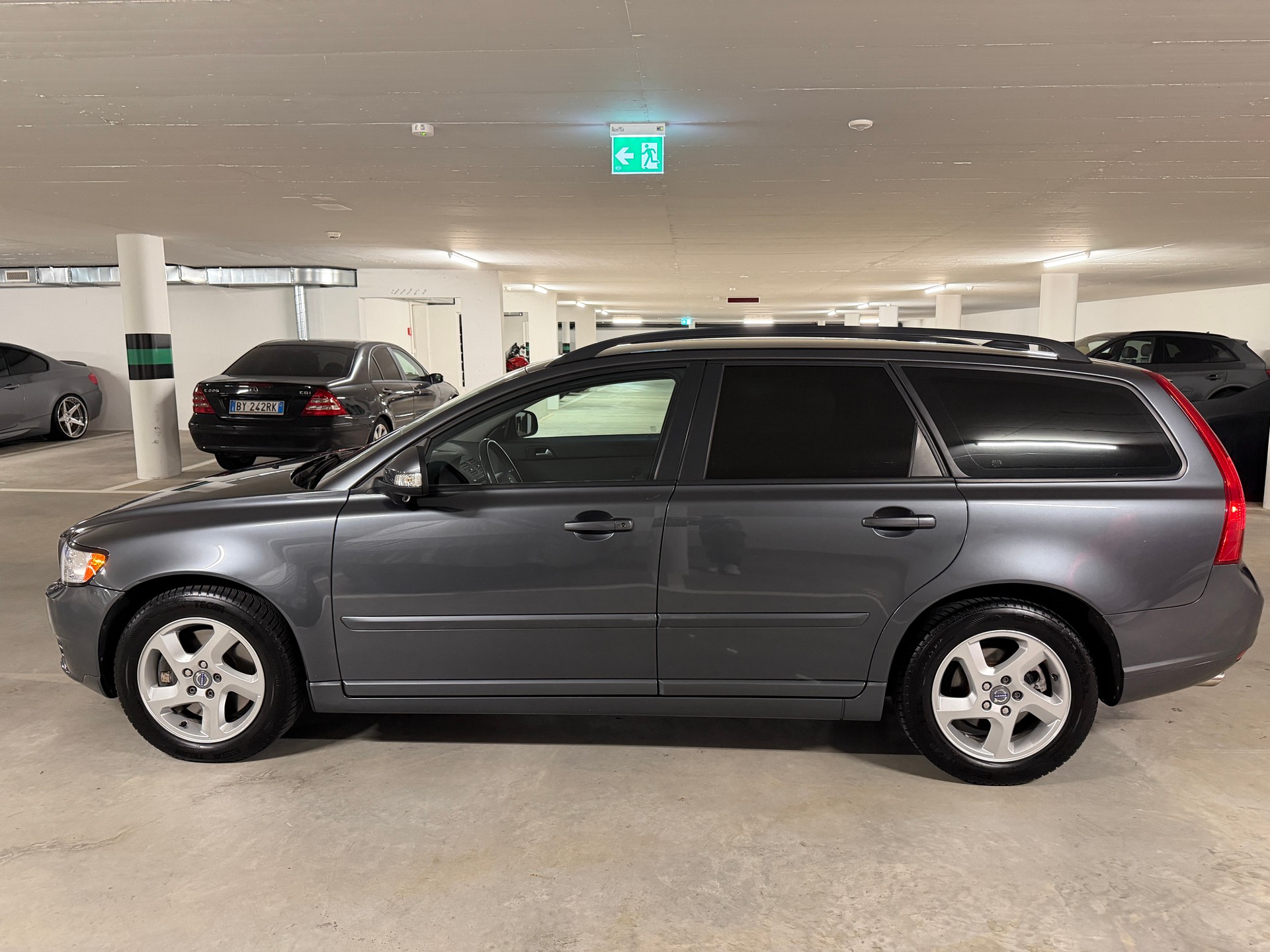 VOLVO 2.0 D4 Momentum-image-1