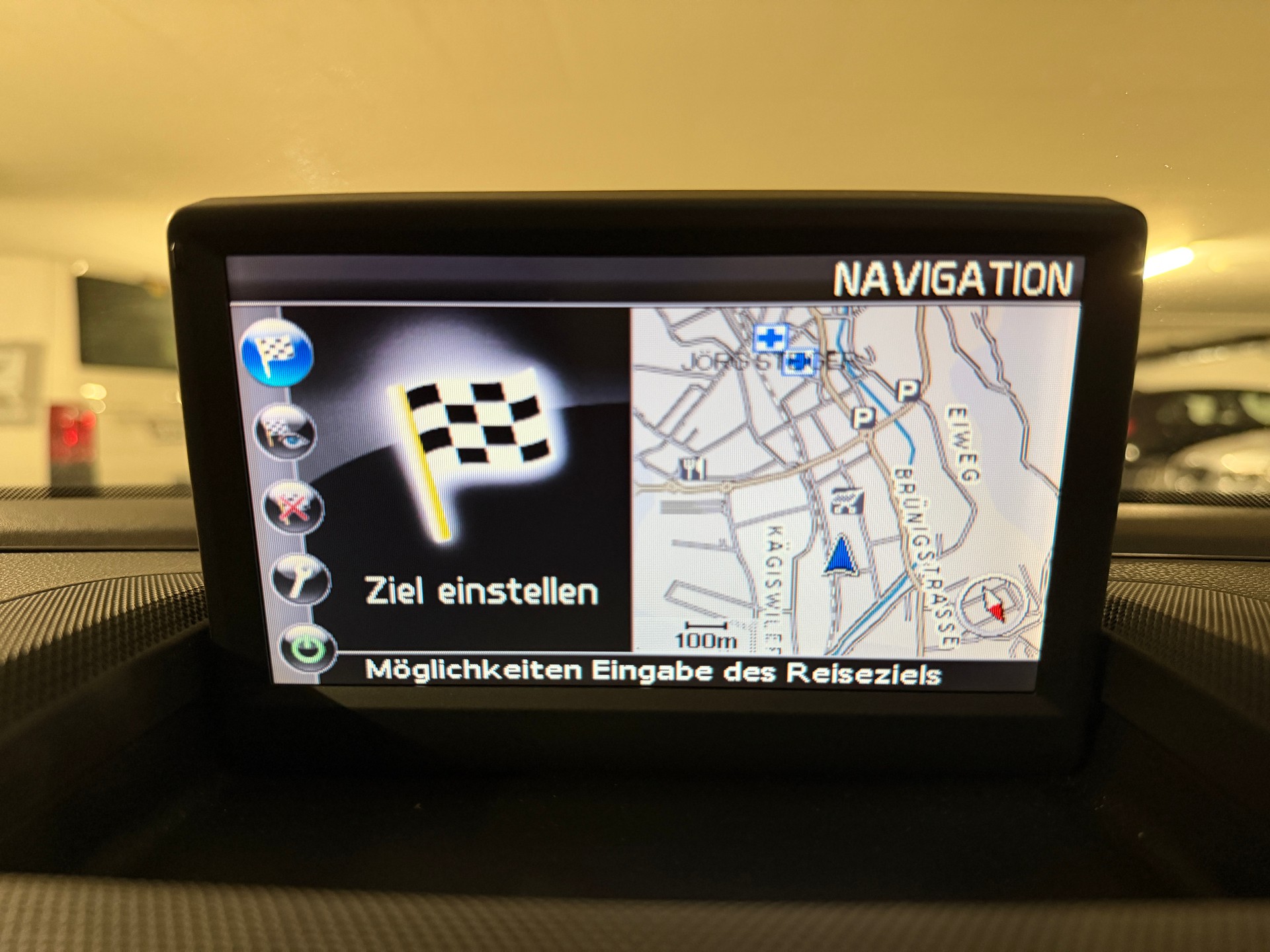 VOLVO 2.0 D4 Momentum-image-12