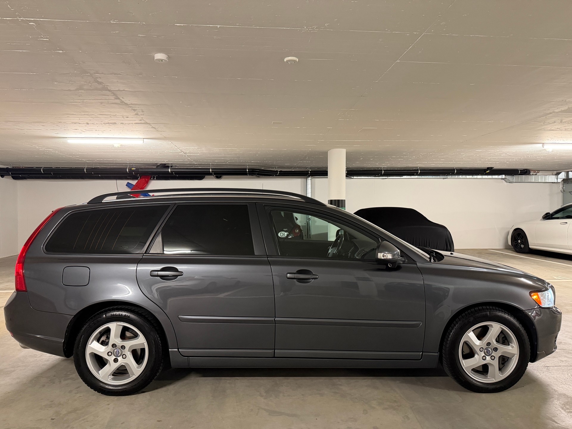 VOLVO 2.0 D4 Momentum-image-4