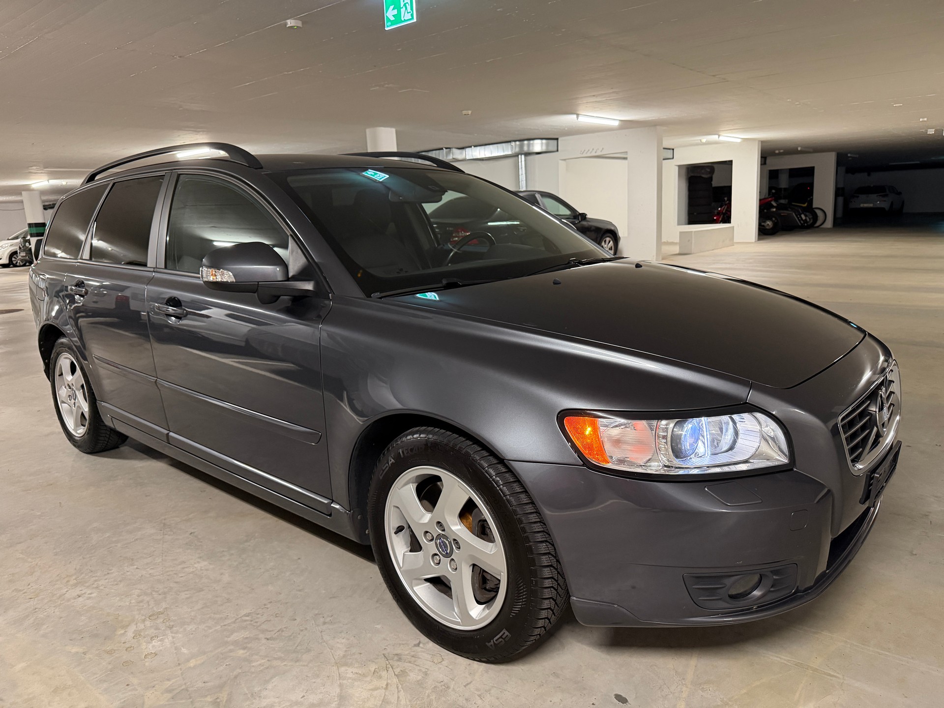 VOLVO 2.0 D4 Momentum-image-3