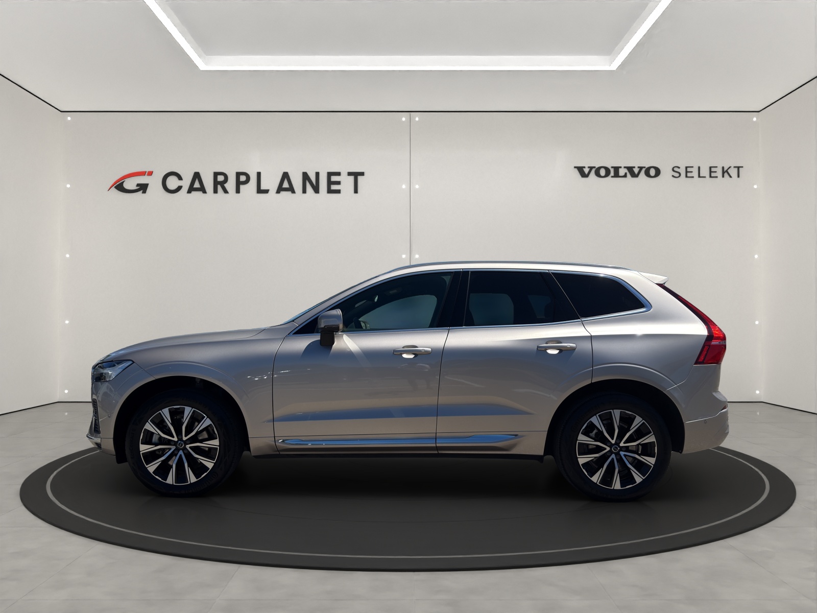 VOLVO XC60 2.0 B5 MH Plus Bright AWD-showroom-element-2