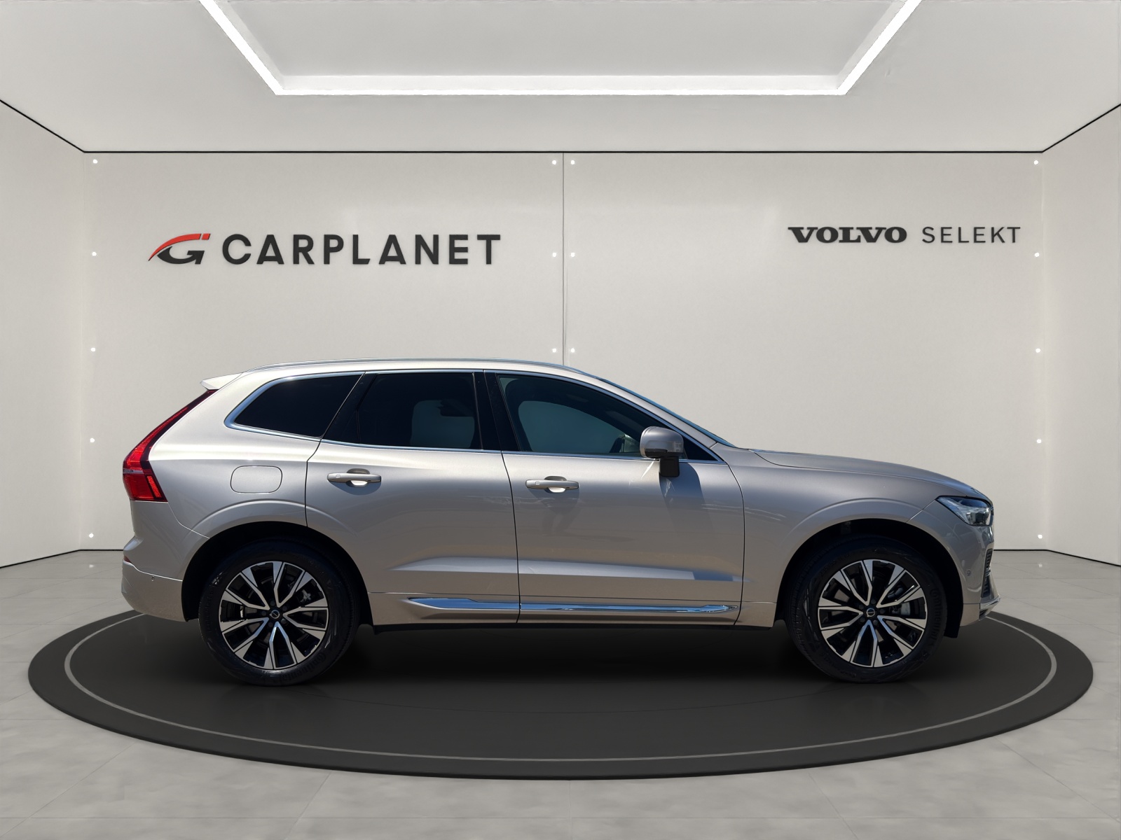 VOLVO XC60 2.0 B5 MH Plus Bright AWD-showroom-element-1