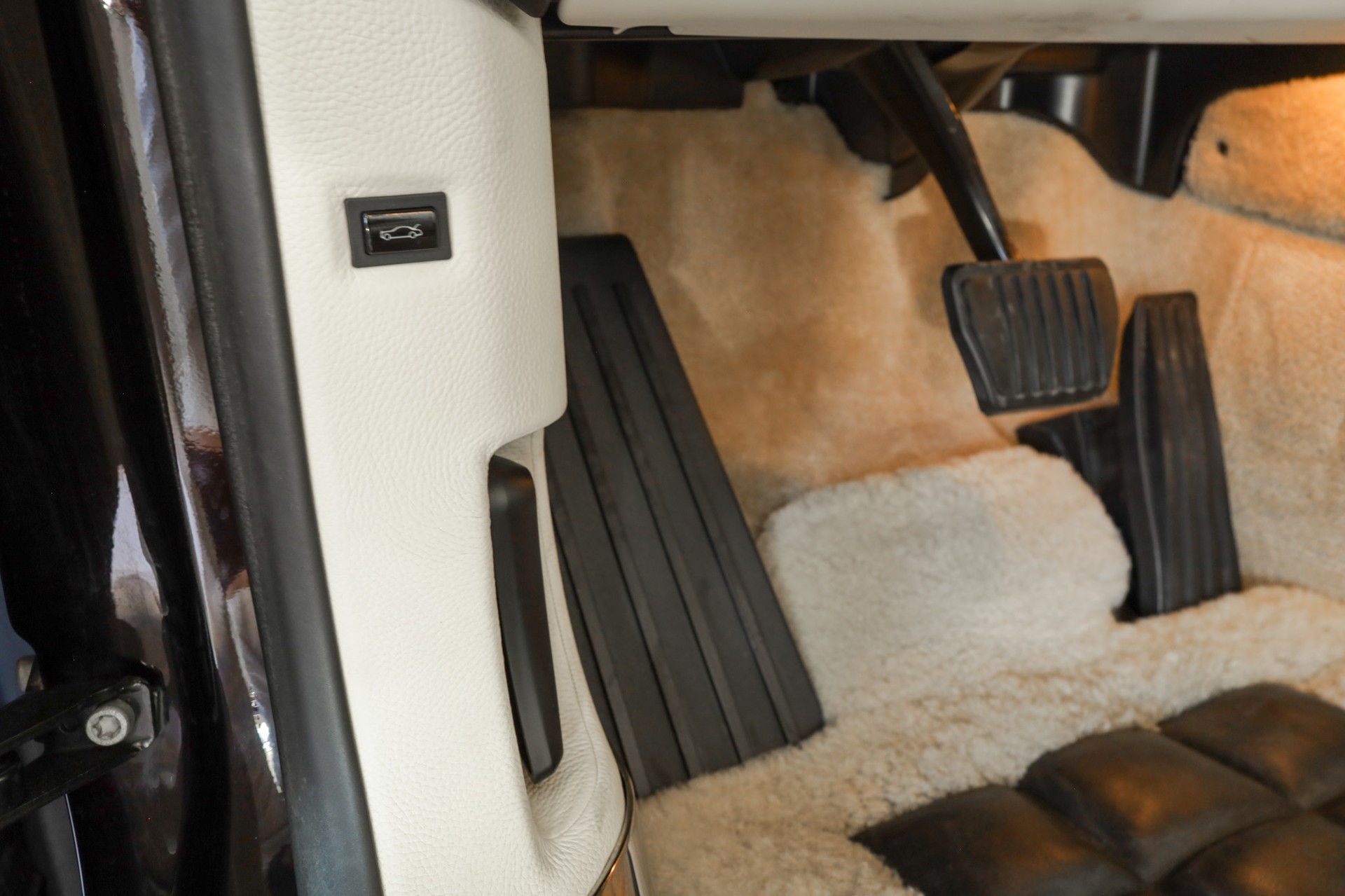 ROLLS-ROYCE Ghost 6.6 V12 EWB Diamond Black-image-37